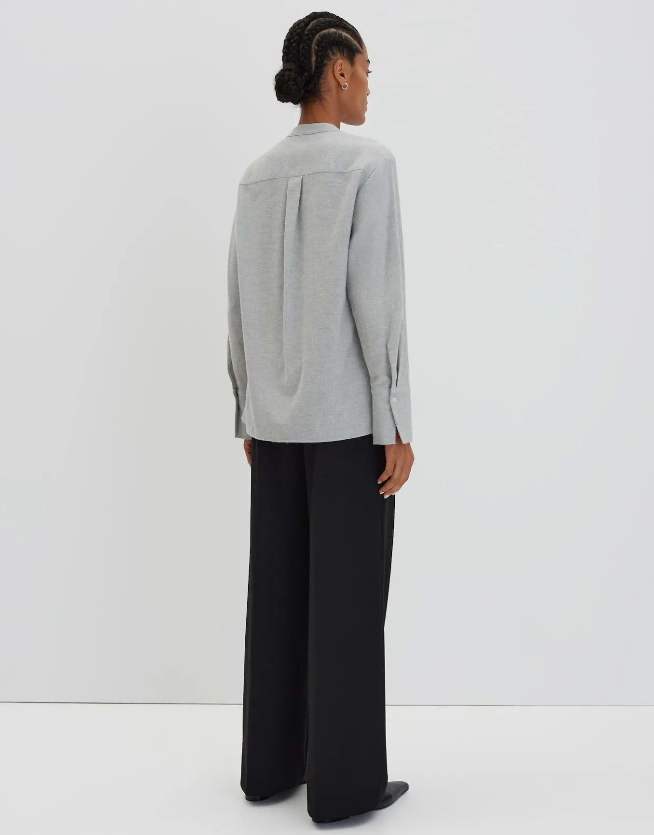 oversize_bluse_zanell_grau_online_bestellen_2.webp OPUS Oversize Bluse Zanell Grau Online Bestellen^Damen Blusen