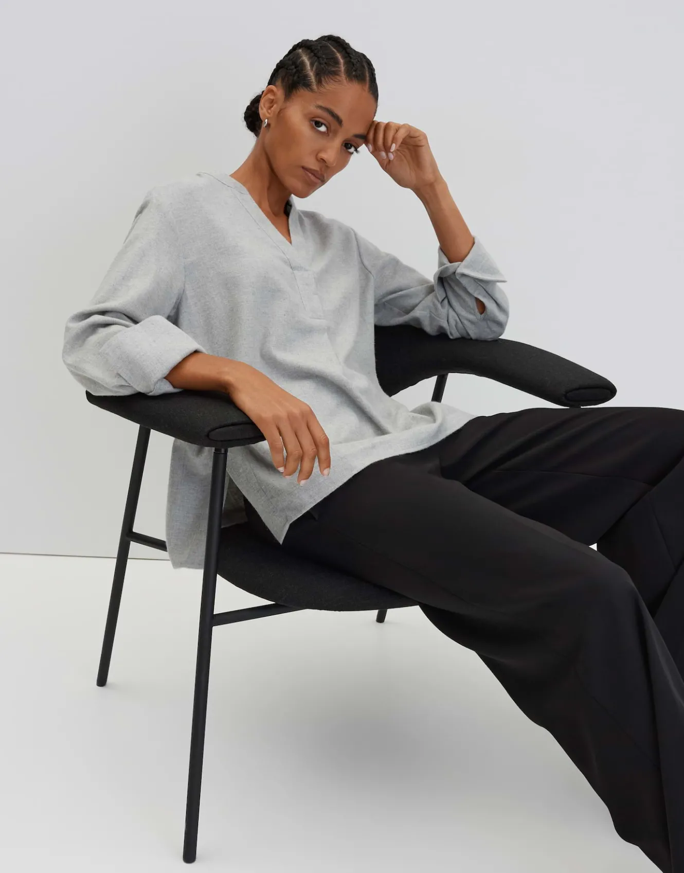 oversize_bluse_zanell_grau_online_bestellen_8.webp OPUS Oversize Bluse Zanell Grau Online Bestellen^Damen Blusen
