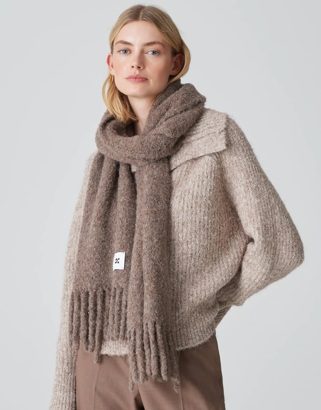 oversize_schal_amoni_scarf_braun_online_bestellen_1.webp OPUS Oversize Schal Amoni Scarf Braun Online Bestellen^Damen Accessoires