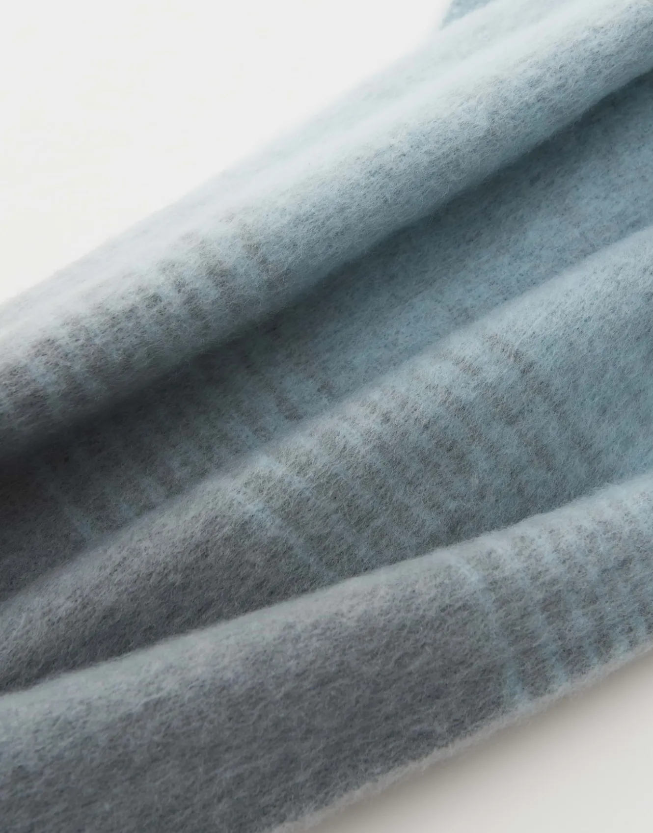oversize_schal_amovi_scarf_grau_online_bestellen_6.webp OPUS Oversize Schal Amovi Scarf Grau Online Bestellen^Damen Accessoires