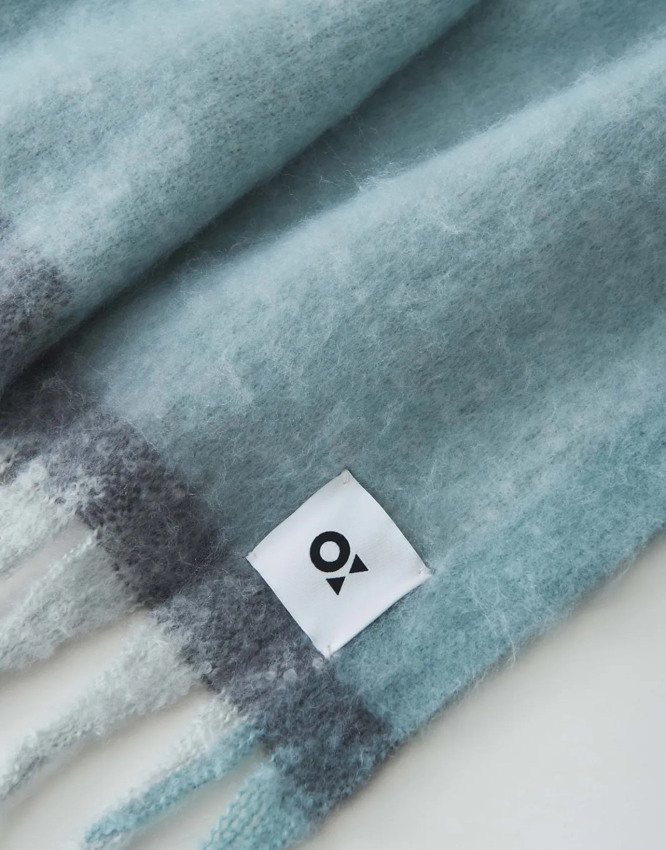 oversize_schal_anuno_scarf_blau_online_bestellen_5.webp OPUS Oversize Schal Anuno Scarf Blau Online Bestellen^Damen Accessoires