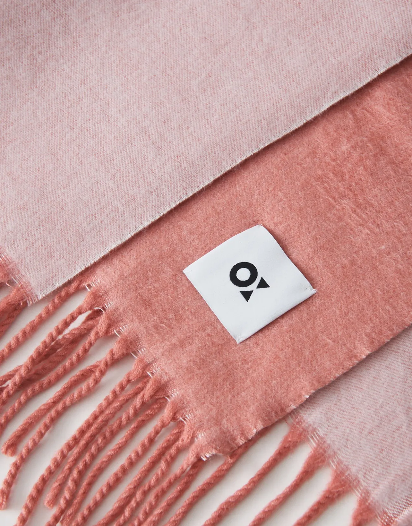 oversize_schal_atopa_scarf_ros_online_bestellen_5.webp OPUS Oversize Schal Atopa Scarf Rosé Online Bestellen^Damen Accessoires
