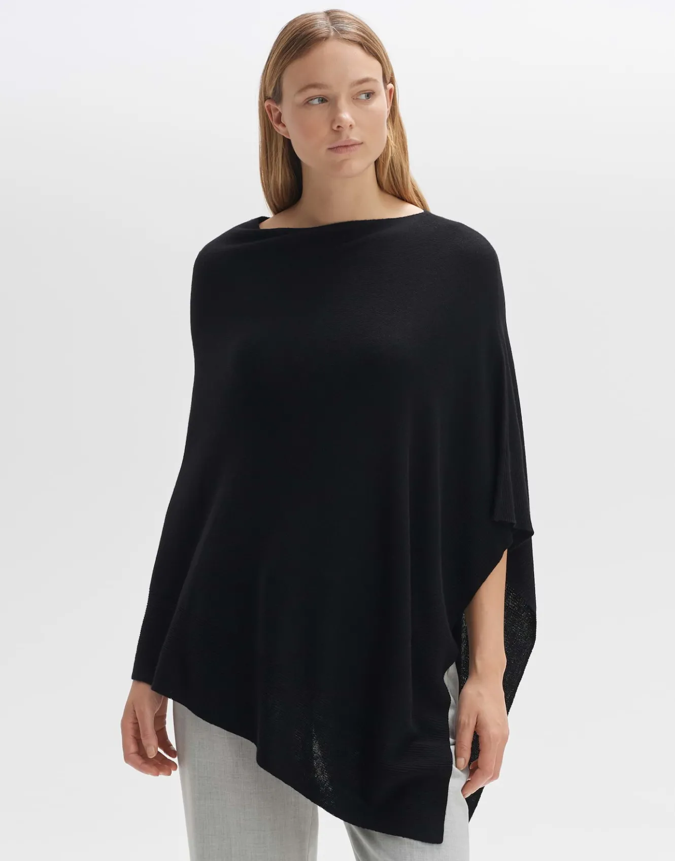 poncho_askili_cape_schwarz_online_bestellen_1.webp OPUS Poncho Askili Cape Schwarz Online Bestellen^Damen Strick | Accessoires