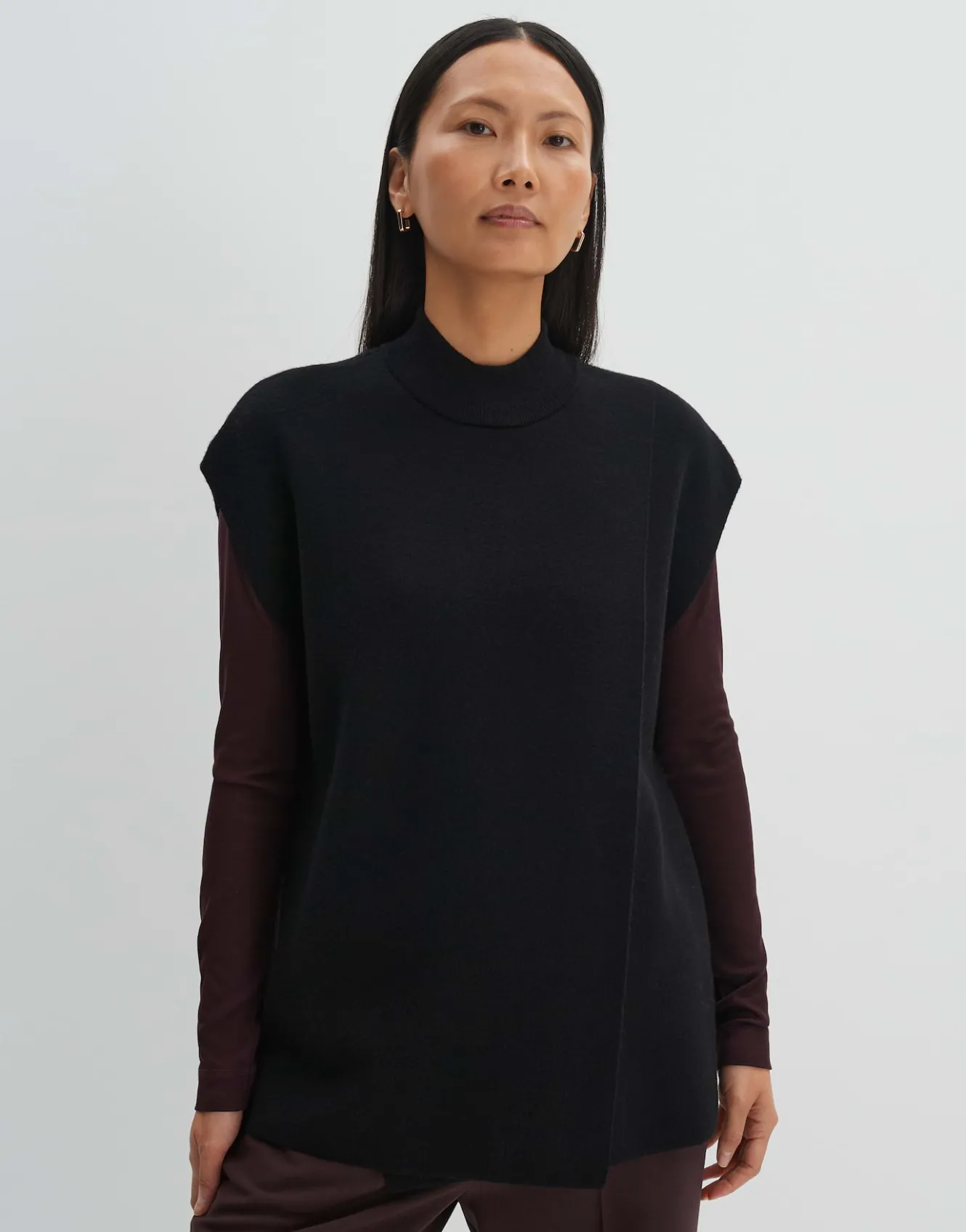 poncho_bjanne_cape_schwarz_online_bestellen_1.webp OPUS Poncho Bjanne Cape Schwarz Online Bestellen^Damen Accessoires