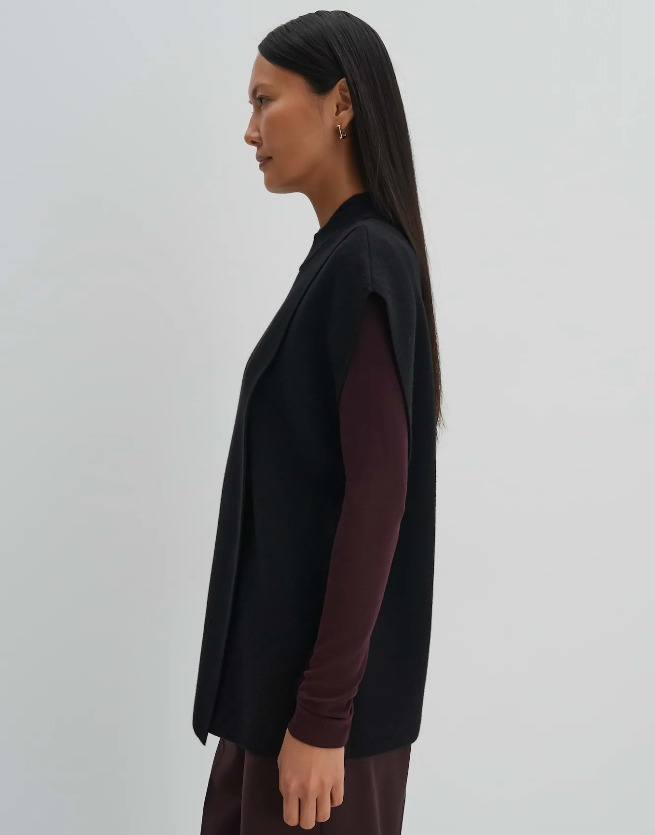 poncho_bjanne_cape_schwarz_online_bestellen_3.webp OPUS Poncho Bjanne Cape Schwarz Online Bestellen^Damen Accessoires