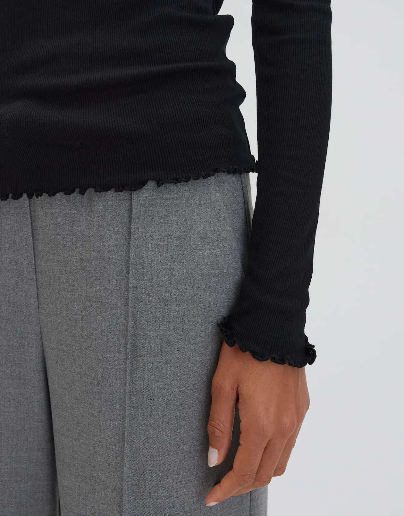 rippshirt_kinara_schwarz_online_bestellen_4.webp OPUS Rippshirt Kinara Schwarz Online Bestellen^Damen Basics | Shirts
