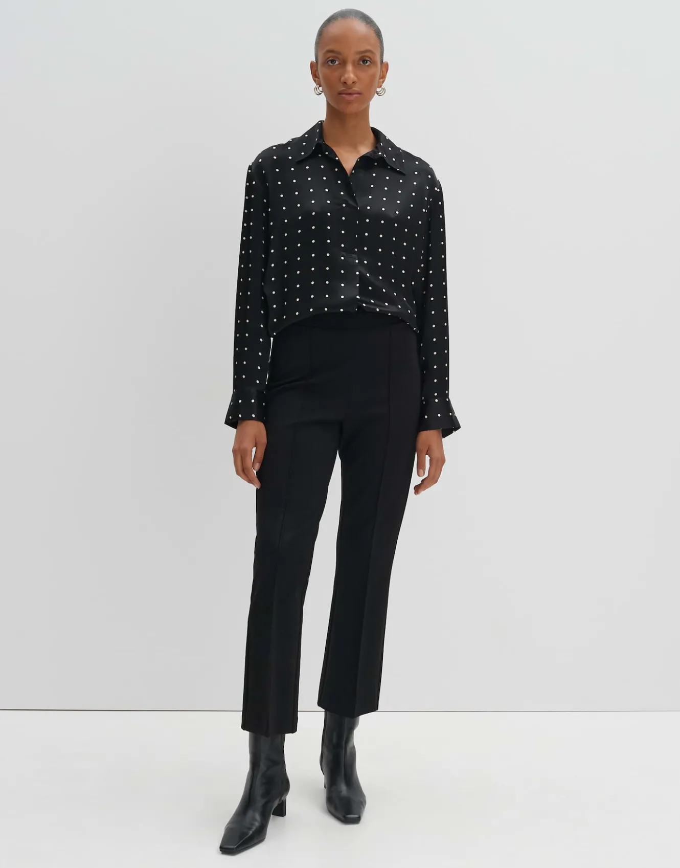 satinbluse_zilow_schwarz_online_bestellen_6.webp OPUS Satinbluse Zilow Schwarz Online Bestellen^Damen Blusen