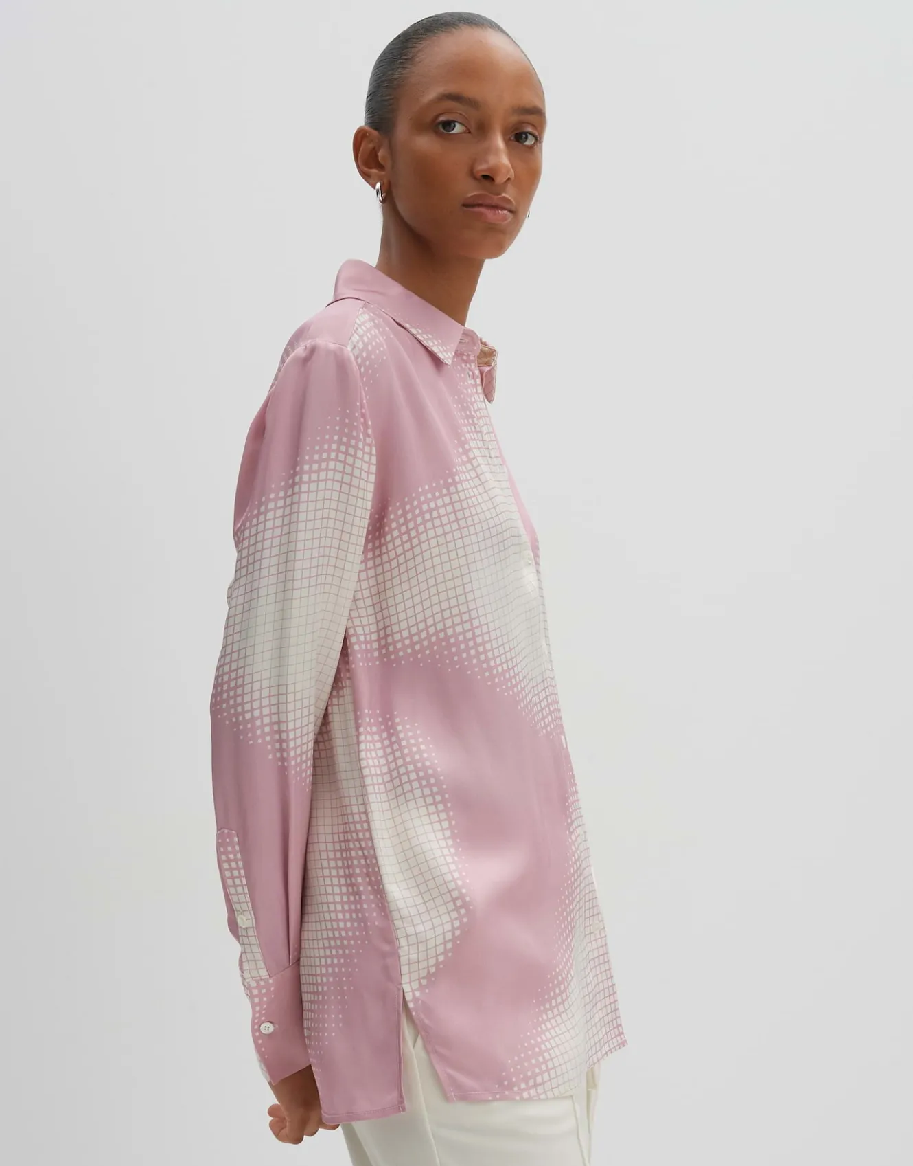 satinbluse_zisakia_ros_online_bestellen_3.webp OPUS Satinbluse Zisakia Rosé Online Bestellen^Damen Blusen