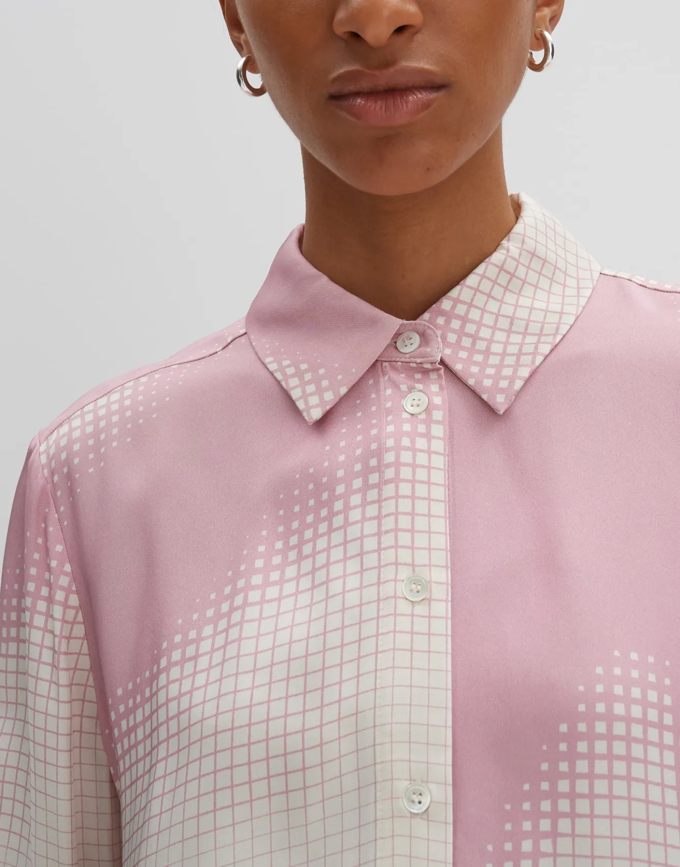 satinbluse_zisakia_ros_online_bestellen_4.webp OPUS Satinbluse Zisakia Rosé Online Bestellen^Damen Blusen