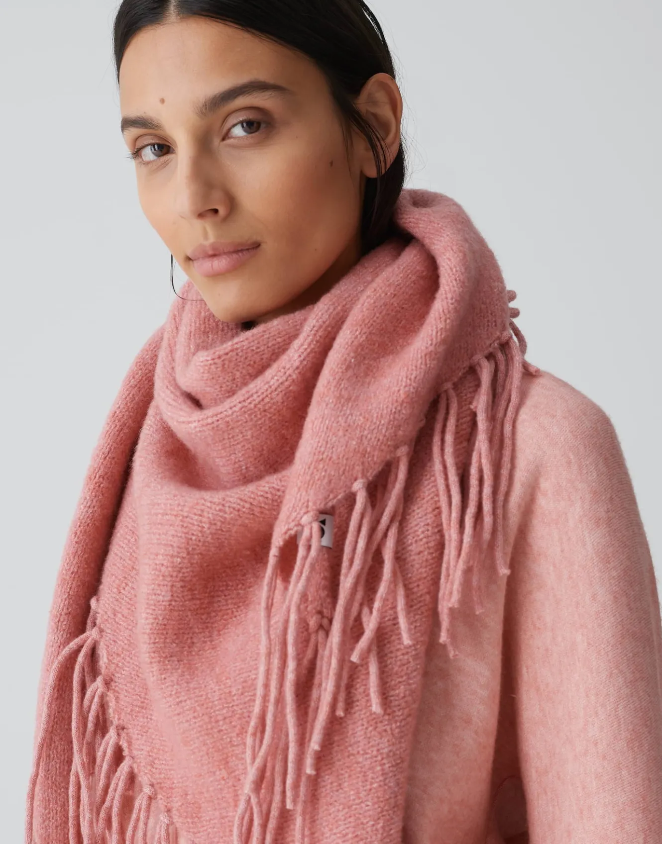 schal_awaro_scarf_ros_online_bestellen_1.webp OPUS Schal Awaro Scarf Rosé Online Bestellen^Damen Accessoires