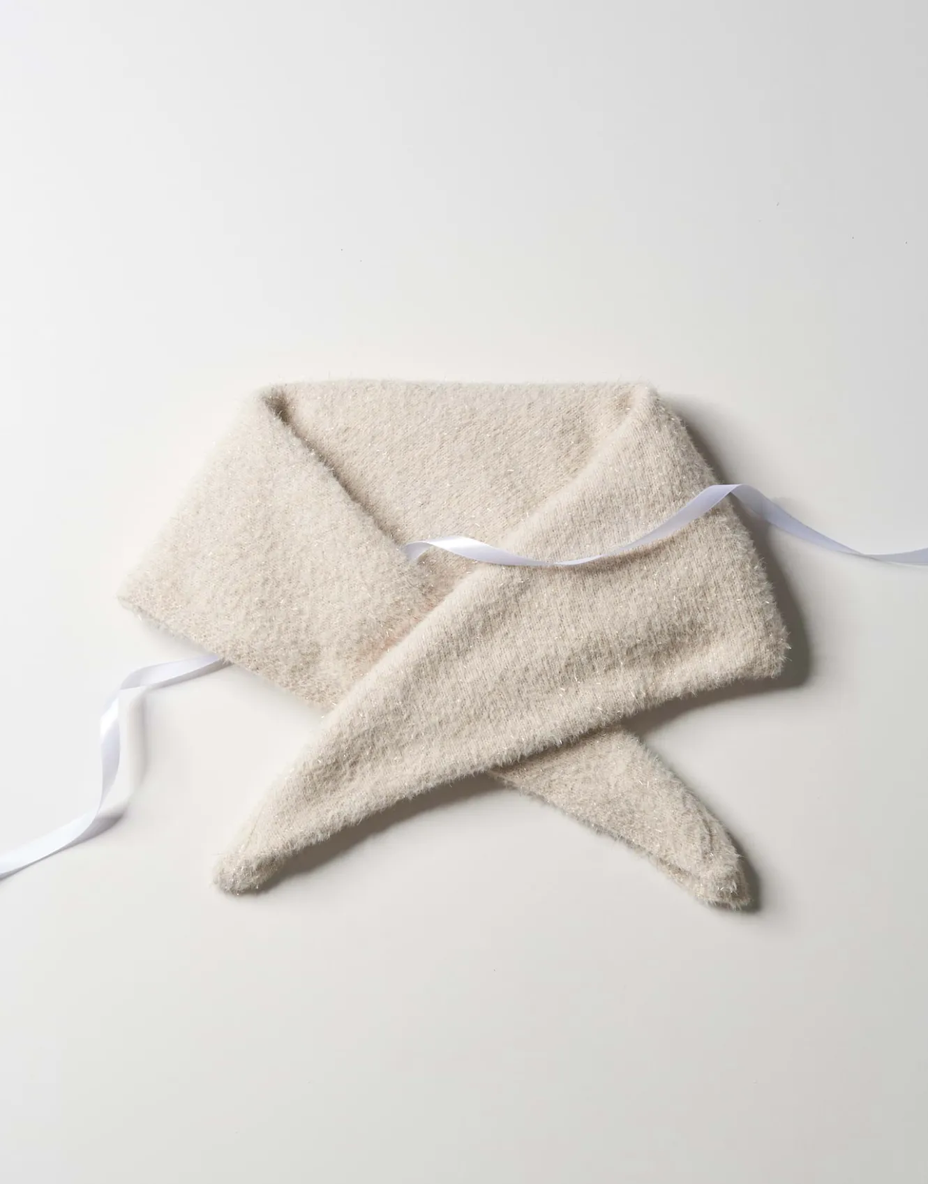schal_baleina_soft_beige_online_bestellen_6.webp OPUS Schal Baleina Soft Beige Online Bestellen^Damen Accessoires