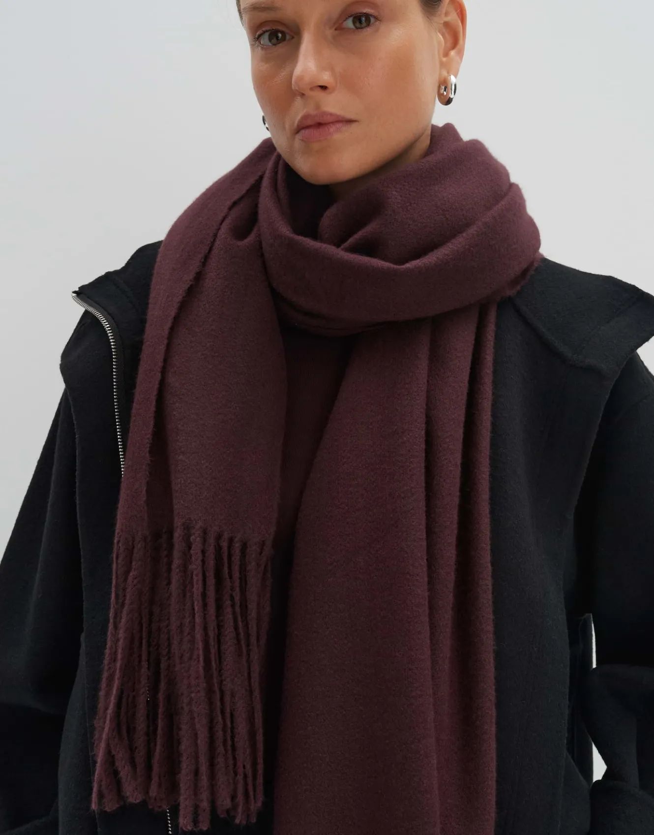 schal_barula_long_rot_online_bestellen_1.webp OPUS Schal Barula Long Rot Online Bestellen^Damen Accessoires