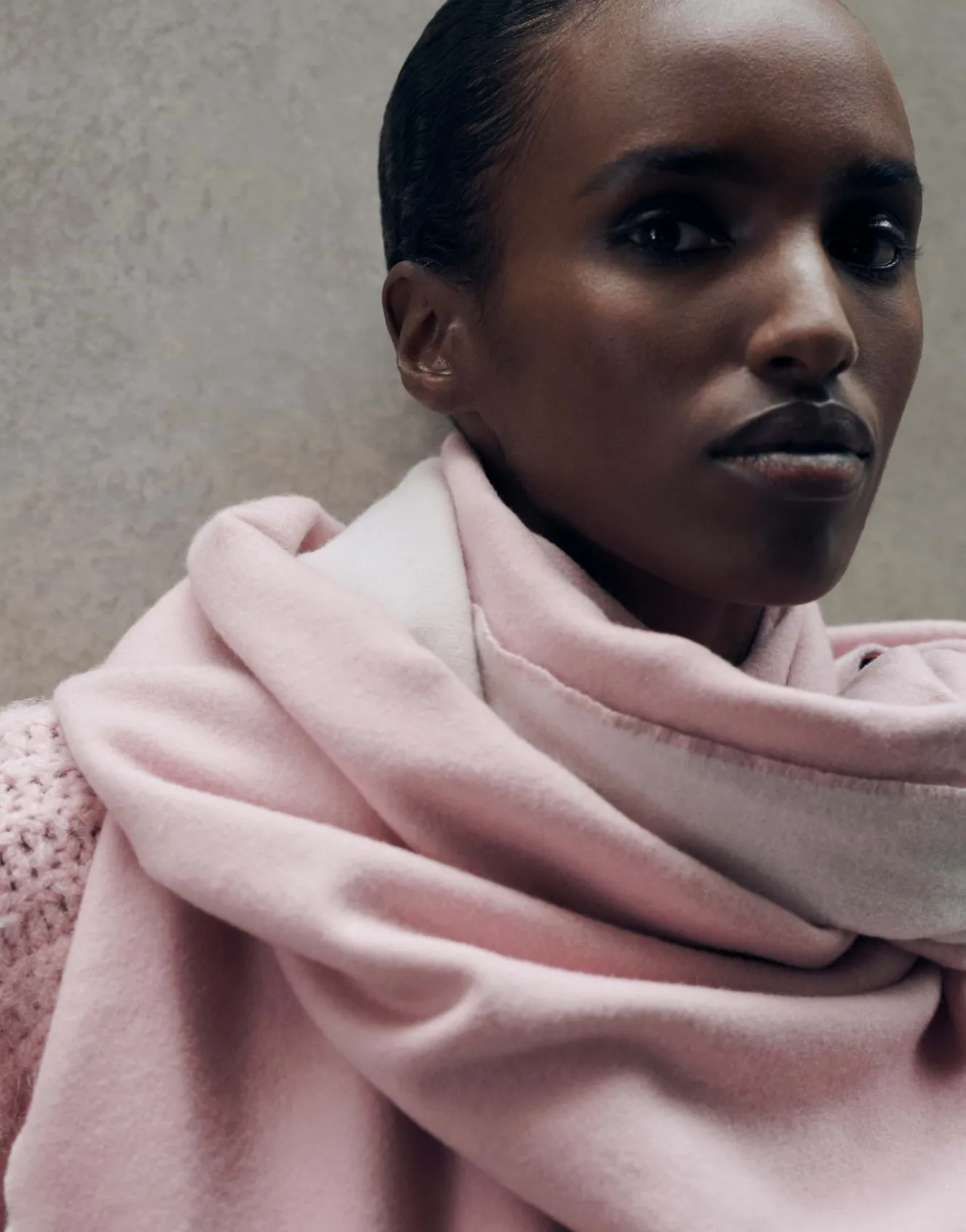 schal_bilunda_scarf_ros_online_bestellen_4.webp OPUS Schal Bilunda Scarf Rosé Online Bestellen^Damen Accessoires