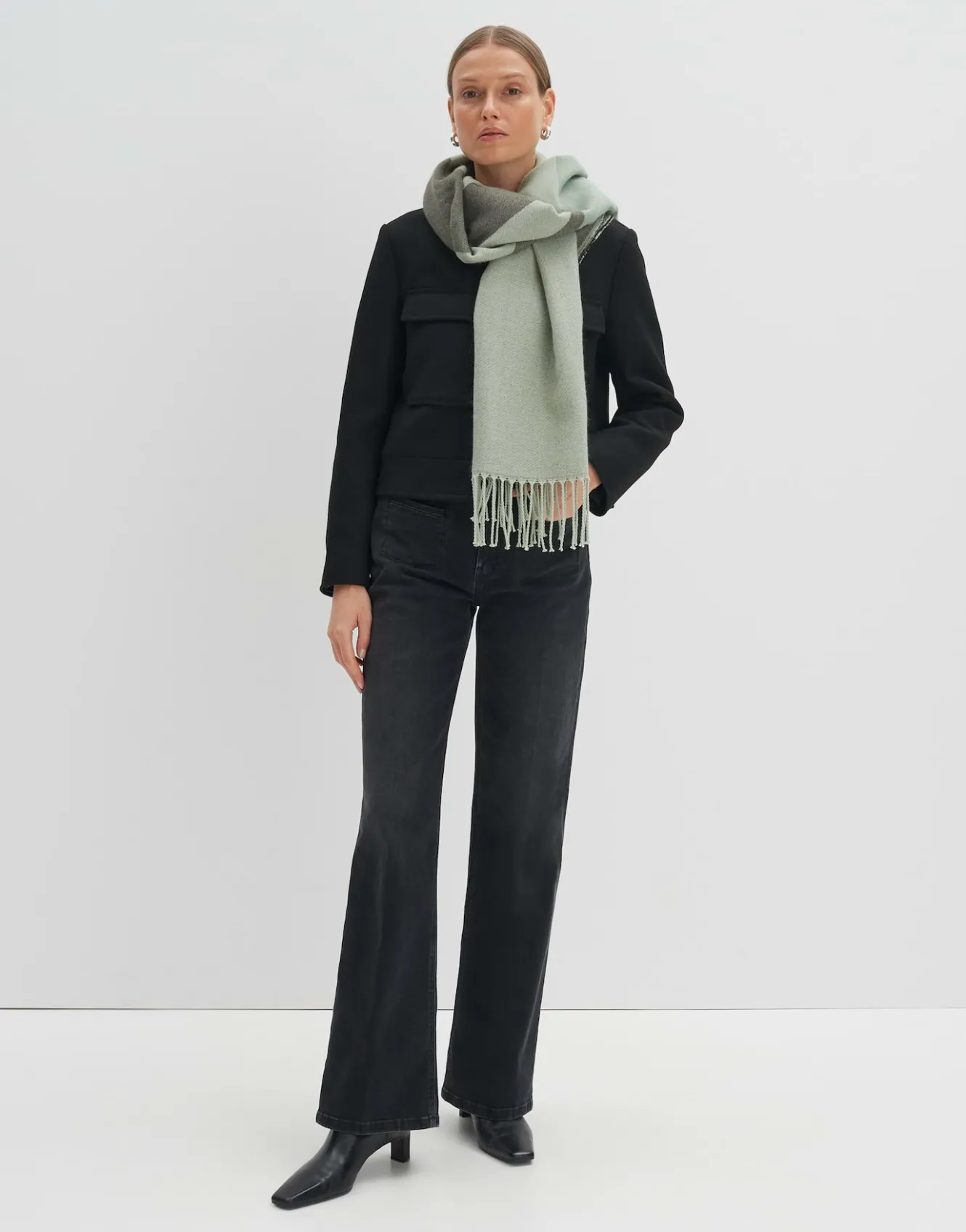 schal_blenah_scarf_grn_online_bestellen_0.webp OPUS Schal Blenah Scarf Grün Online Bestellen^Damen Accessoires