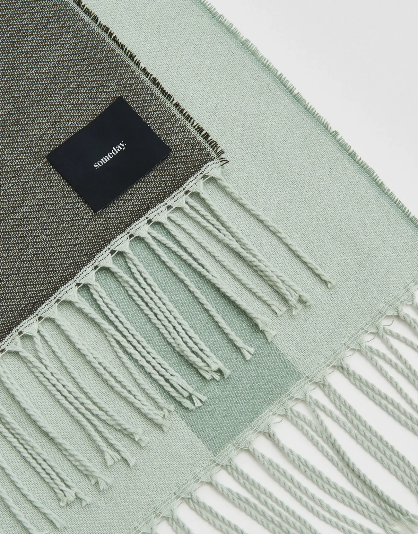 schal_blenah_scarf_grn_online_bestellen_4.webp OPUS Schal Blenah Scarf Grün Online Bestellen^Damen Accessoires