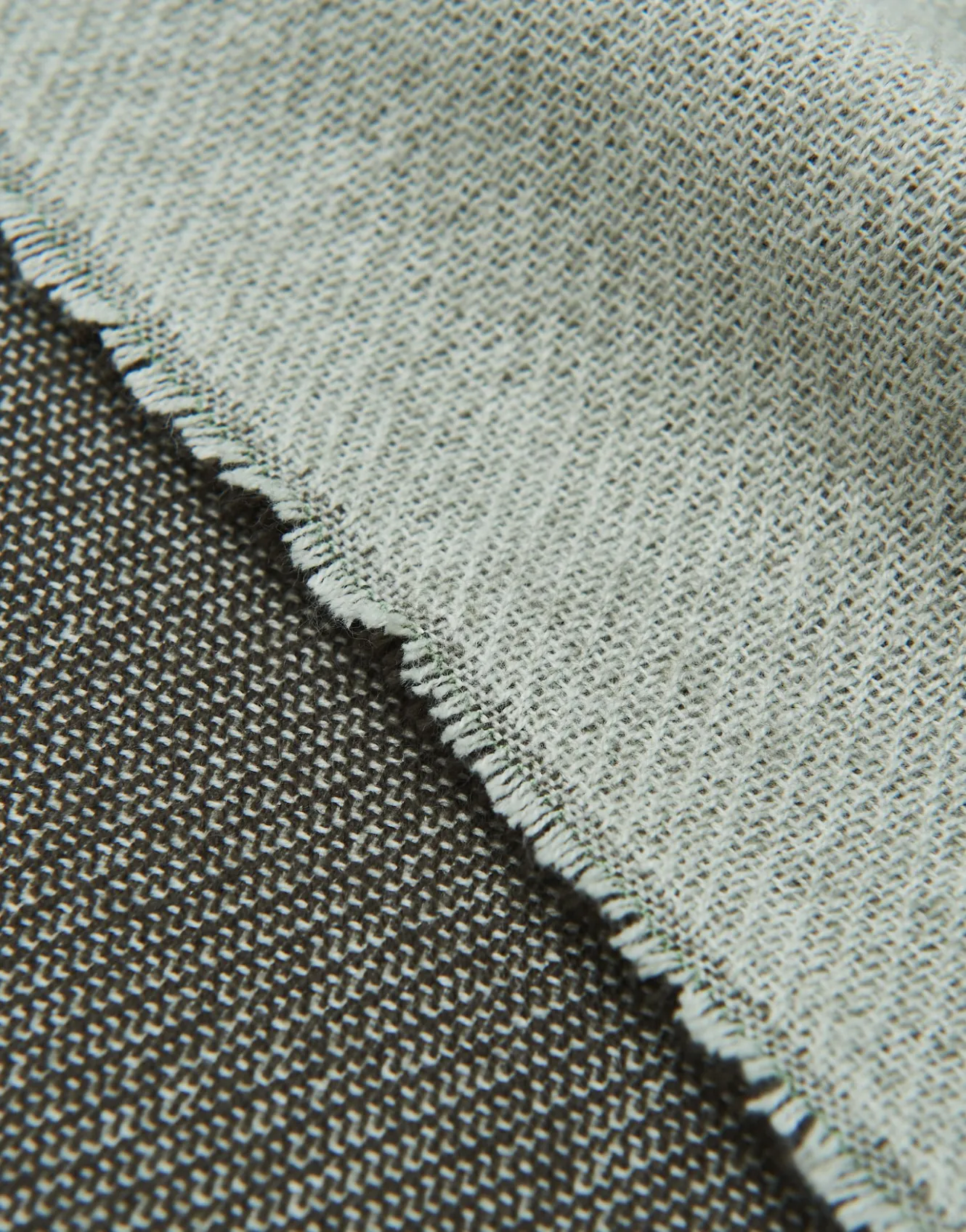 schal_blenah_scarf_grn_online_bestellen_6.webp OPUS Schal Blenah Scarf Grün Online Bestellen^Damen Accessoires