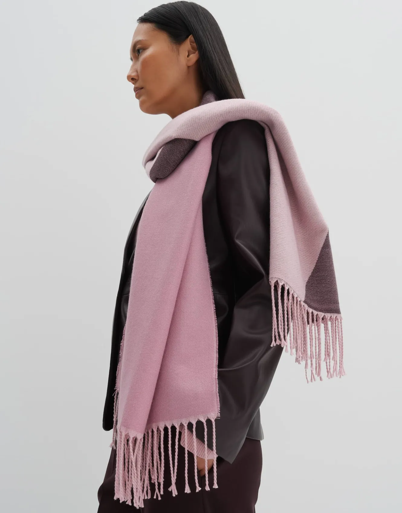 schal_blenah_scarf_rot_online_bestellen_1.webp OPUS Schal Blenah Scarf Rot Online Bestellen^Damen Accessoires