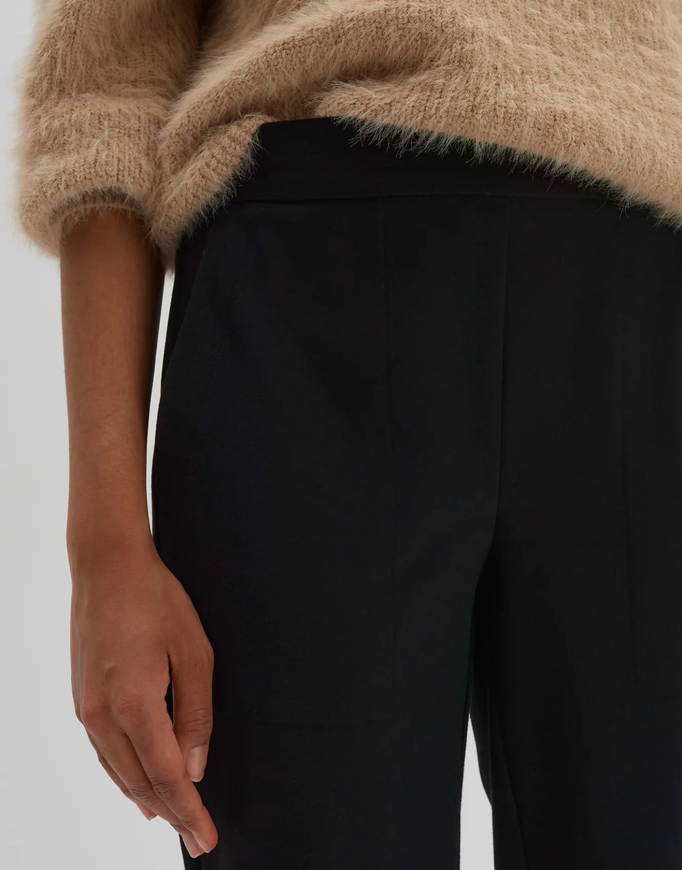 schlupfhose_charlie_utility_schwarz_online_bestellen_4.webp OPUS Schlupfhose Charlie Utility Schwarz Online Bestellen^Damen Hosen