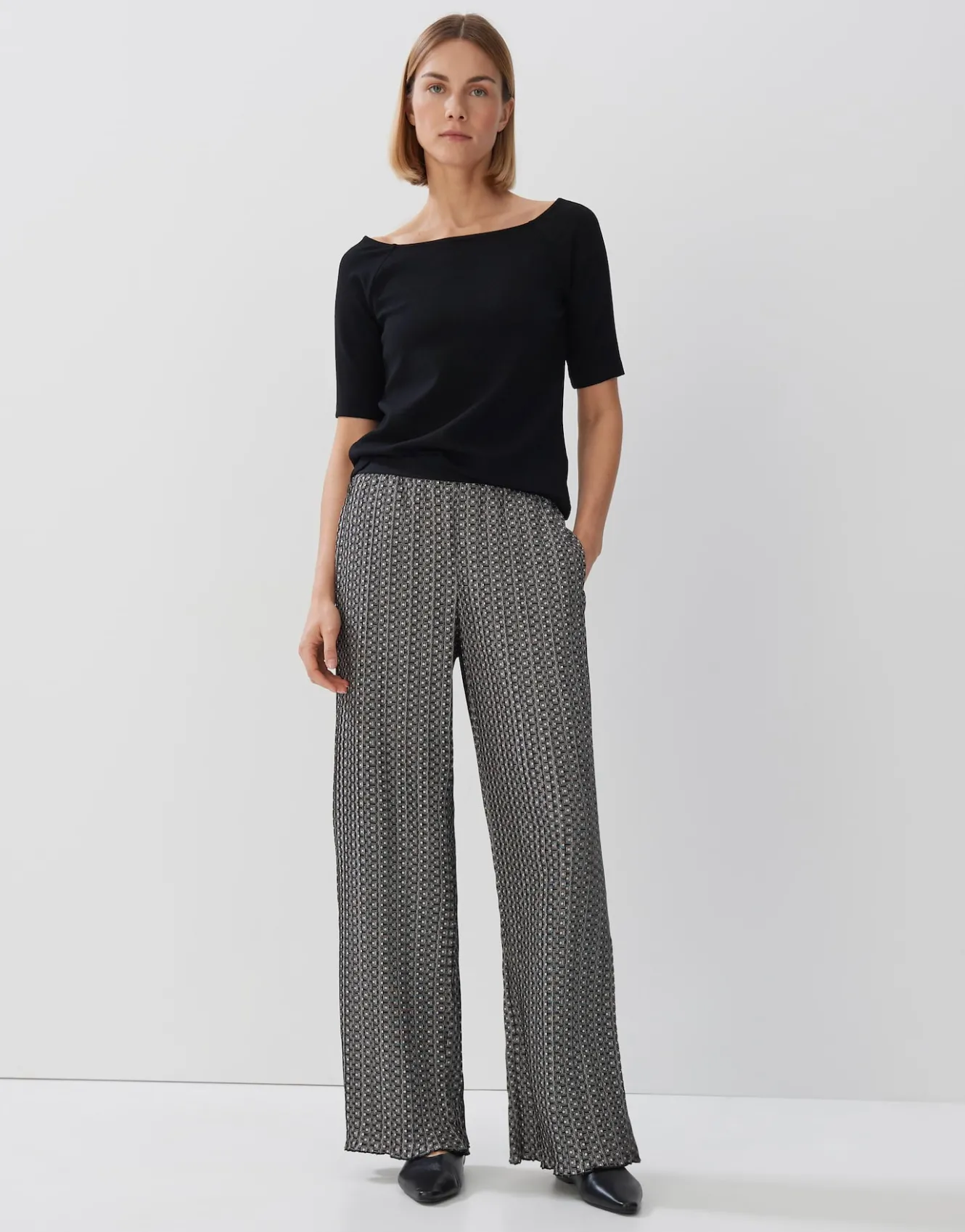 shirt_karmin_schwarz_online_bestellen_4.webp OPUS Shirt Karmin Schwarz Online Bestellen^Damen Shirts
