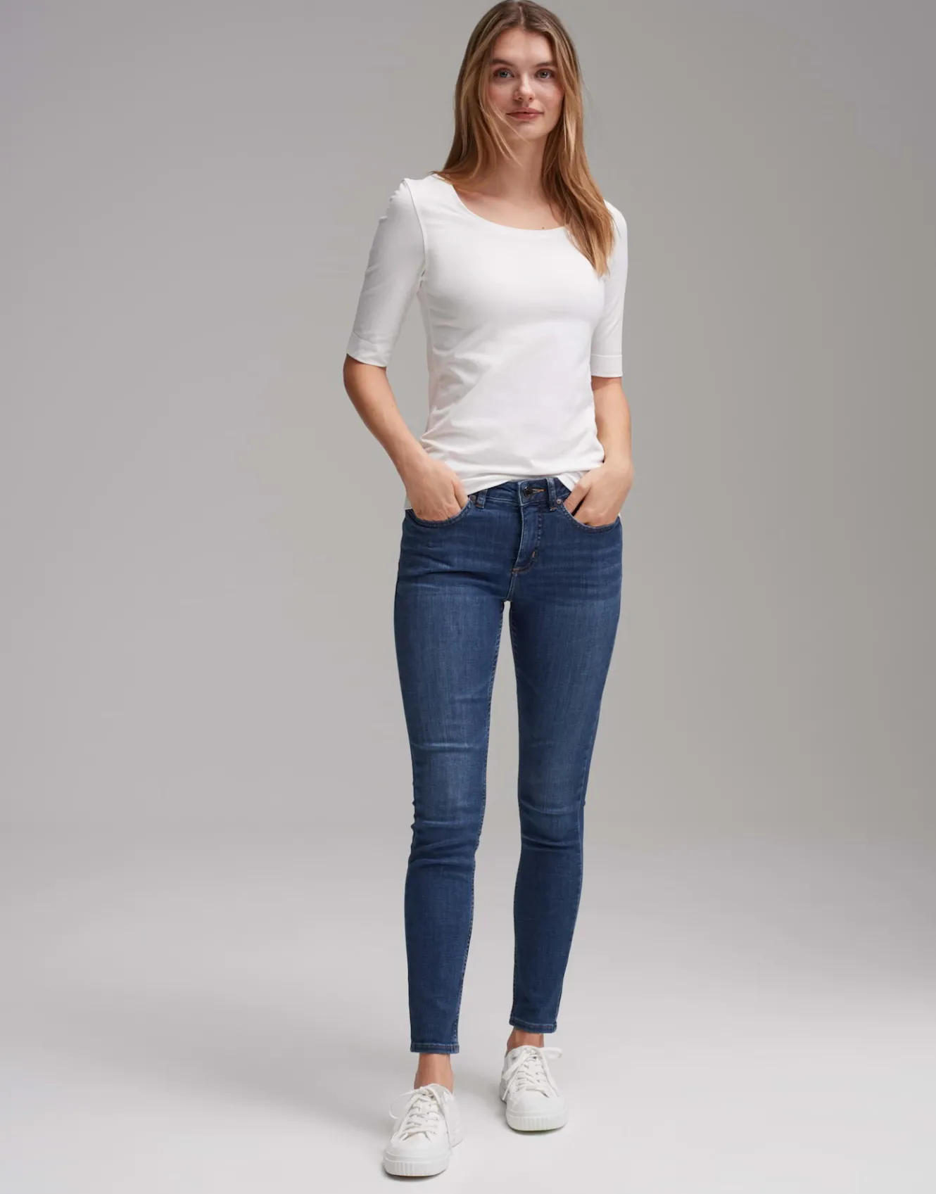 shirt_serta_wei_online_bestellen_0-1.webp OPUS Shirt Serta Weiß Online Bestellen^Damen Basics | Shirts