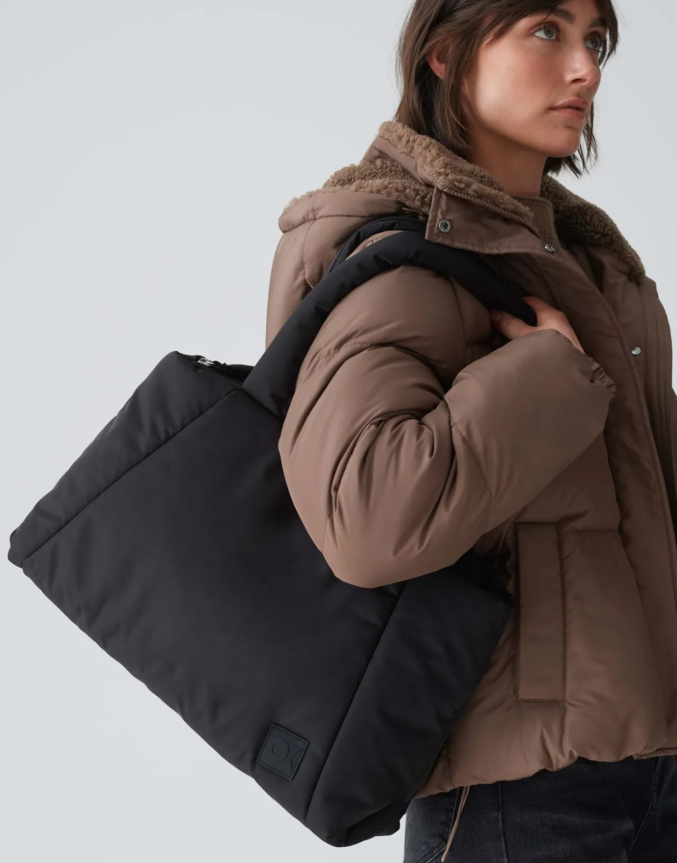 shopper_apillo_bag_schwarz_online_bestellen_1.webp OPUS Shopper Apillo Bag Schwarz Online Bestellen^Damen Accessoires