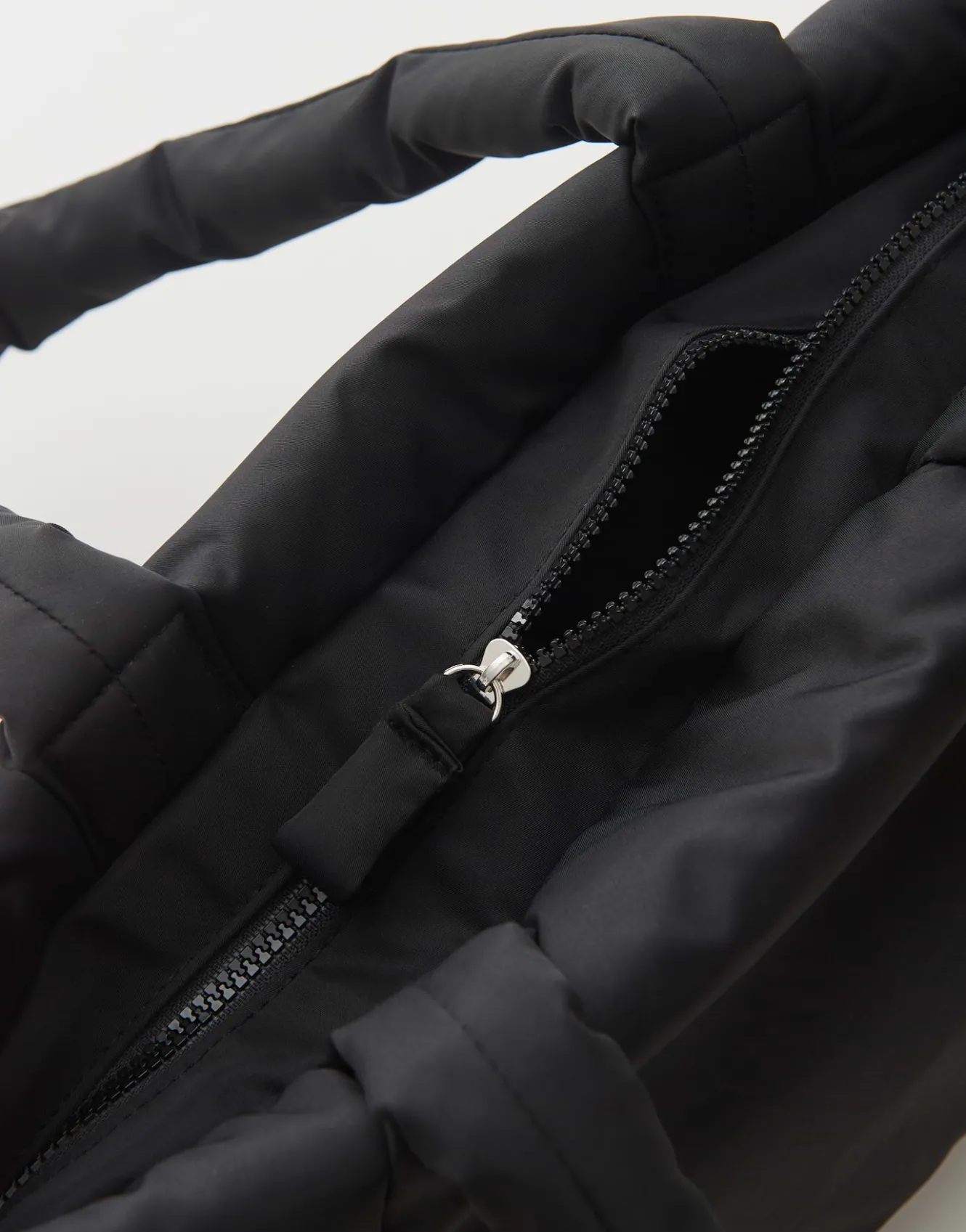 shopper_apillo_bag_schwarz_online_bestellen_6.webp OPUS Shopper Apillo Bag Schwarz Online Bestellen^Damen Accessoires