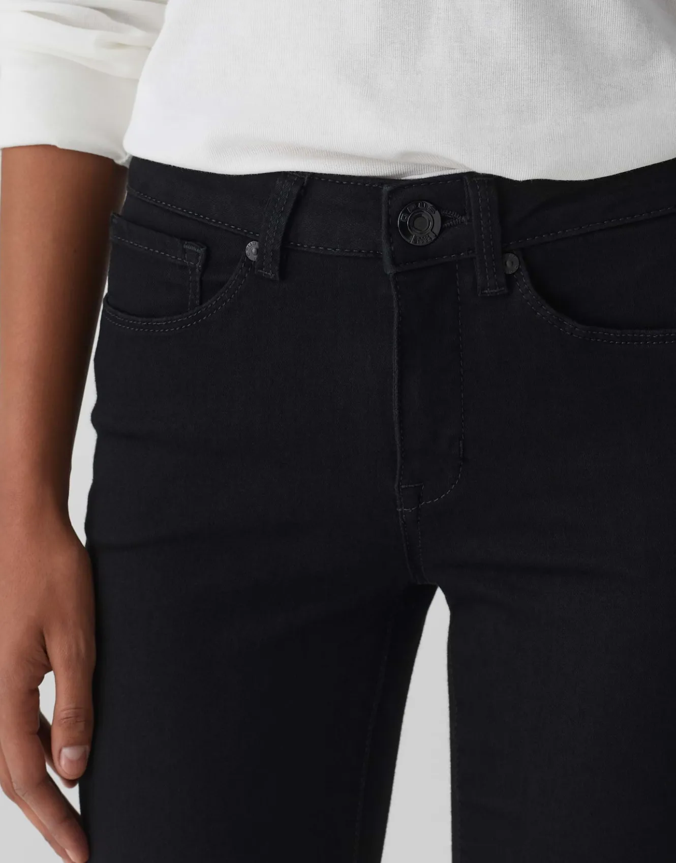 skinny_jeans_elma_black_schwarz_online_bestellen_5.webp OPUS Skinny Jeans Elma Schwarz Online Bestellen^Damen Jeans