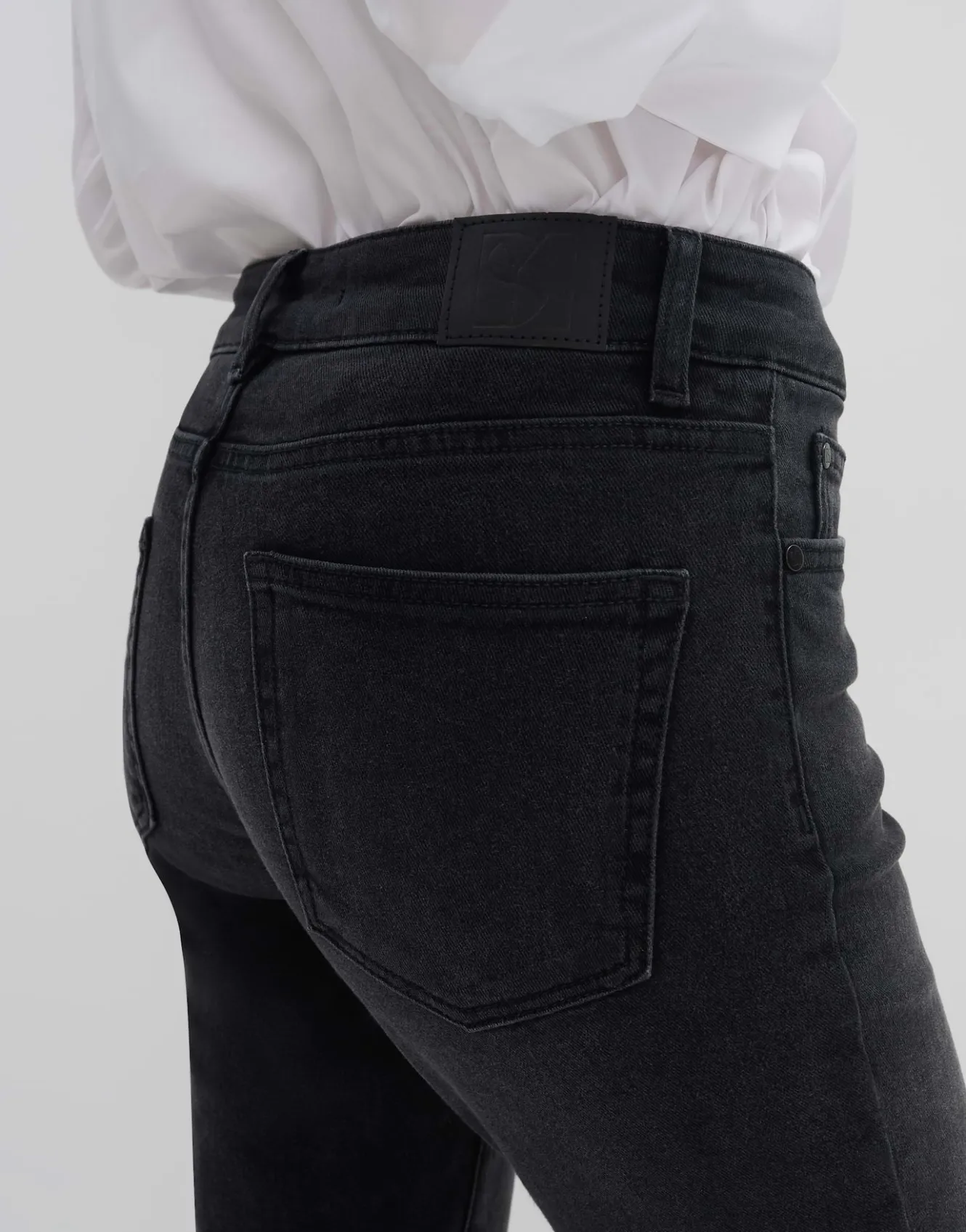 slim_jeans_catia_iconic_schwarz_online_bestellen_4.webp OPUS Slim Jeans Catia Iconic Schwarz Online Bestellen^Damen Jeans
