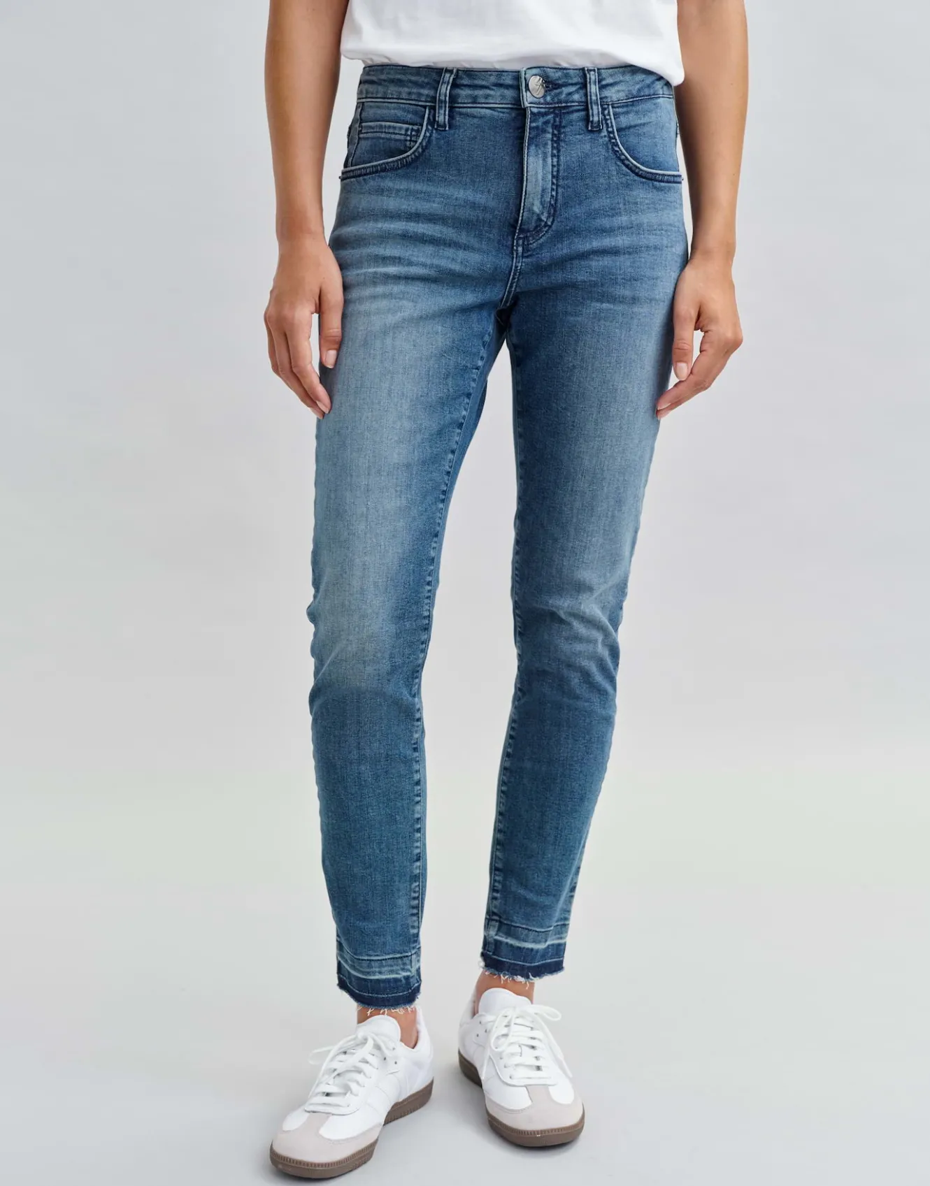 slim_jeans_evita_urban_blau_online_bestellen_1.webp OPUS Slim Jeans Evita Urban Blau Online Bestellen^Damen Jeans