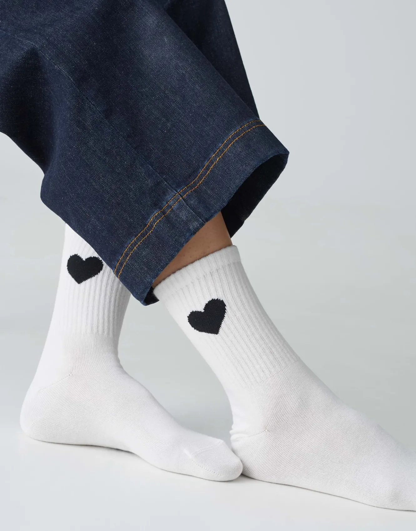 socke_yennis_heart_wei_online_bestellen_2.webp OPUS Socke Yennis Heart Weiß Online Bestellen^Damen Accessoires