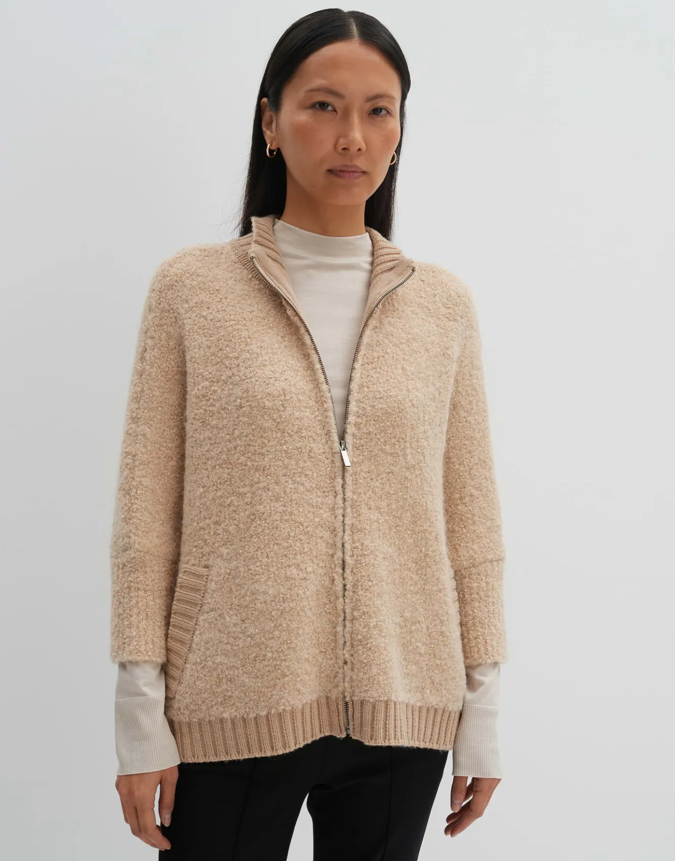 strickjacke_touclee_detail_beige_online_bestellen_1.webp OPUS Strickjacke Touclee Detail Beige Online Bestellen^Damen Strick