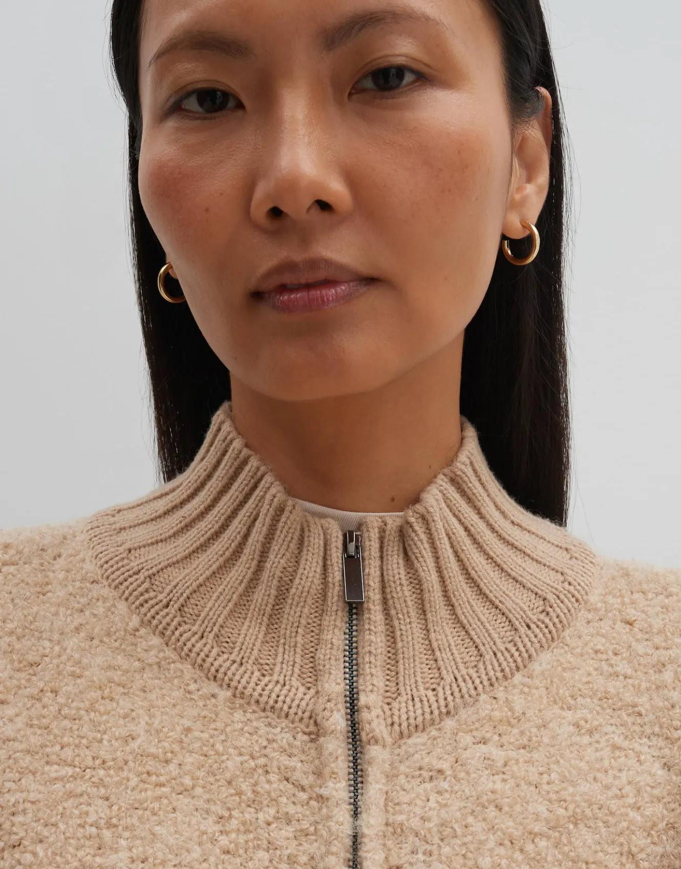 strickjacke_touclee_detail_beige_online_bestellen_3.webp OPUS Strickjacke Touclee Detail Beige Online Bestellen^Damen Strick