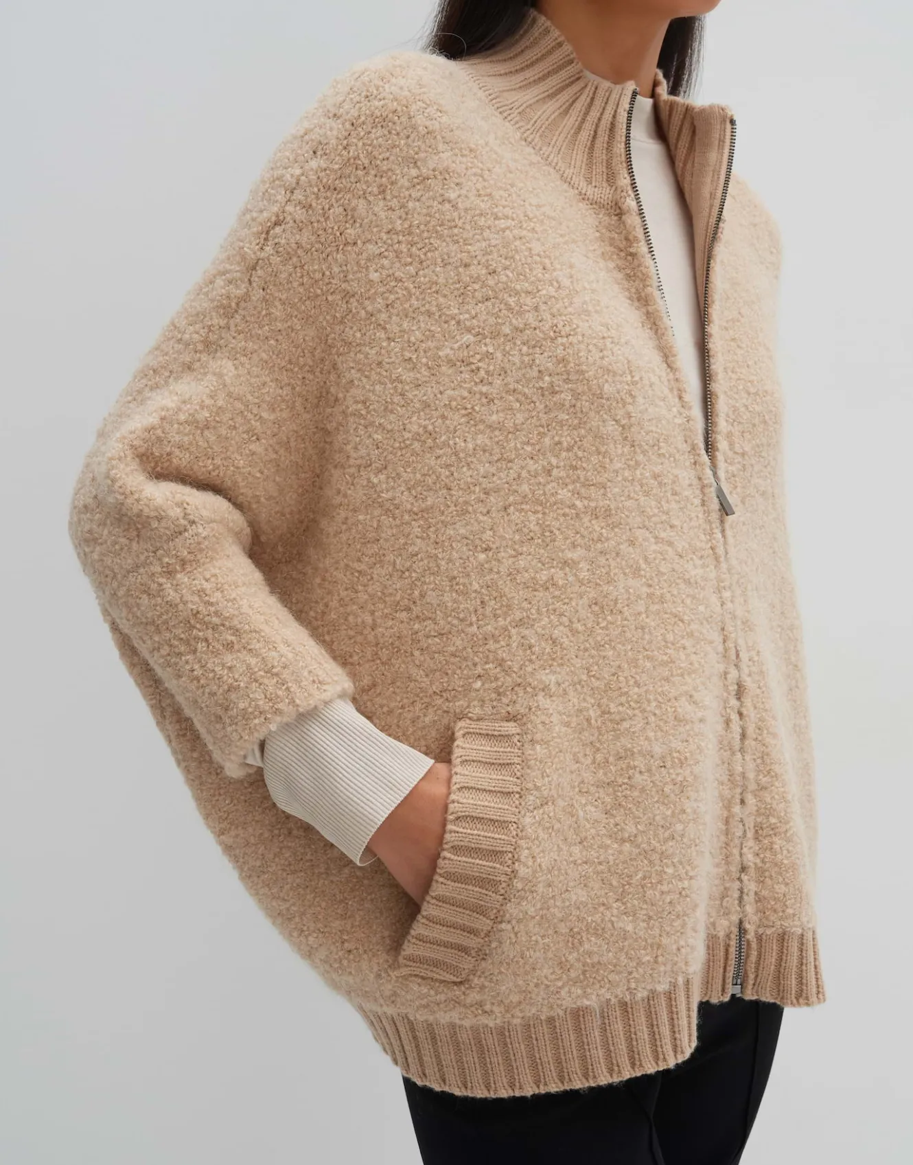 strickjacke_touclee_detail_beige_online_bestellen_4.webp OPUS Strickjacke Touclee Detail Beige Online Bestellen^Damen Strick