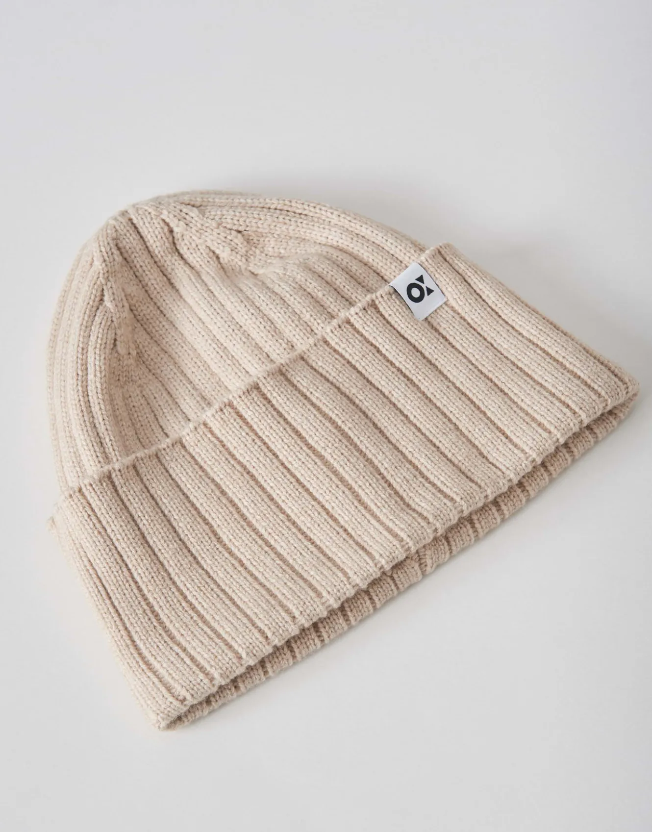 strickmtze_adela_cap_beige_online_bestellen_3.webp OPUS Strickmütze Adela Cap Beige Online Bestellen^Damen Accessoires