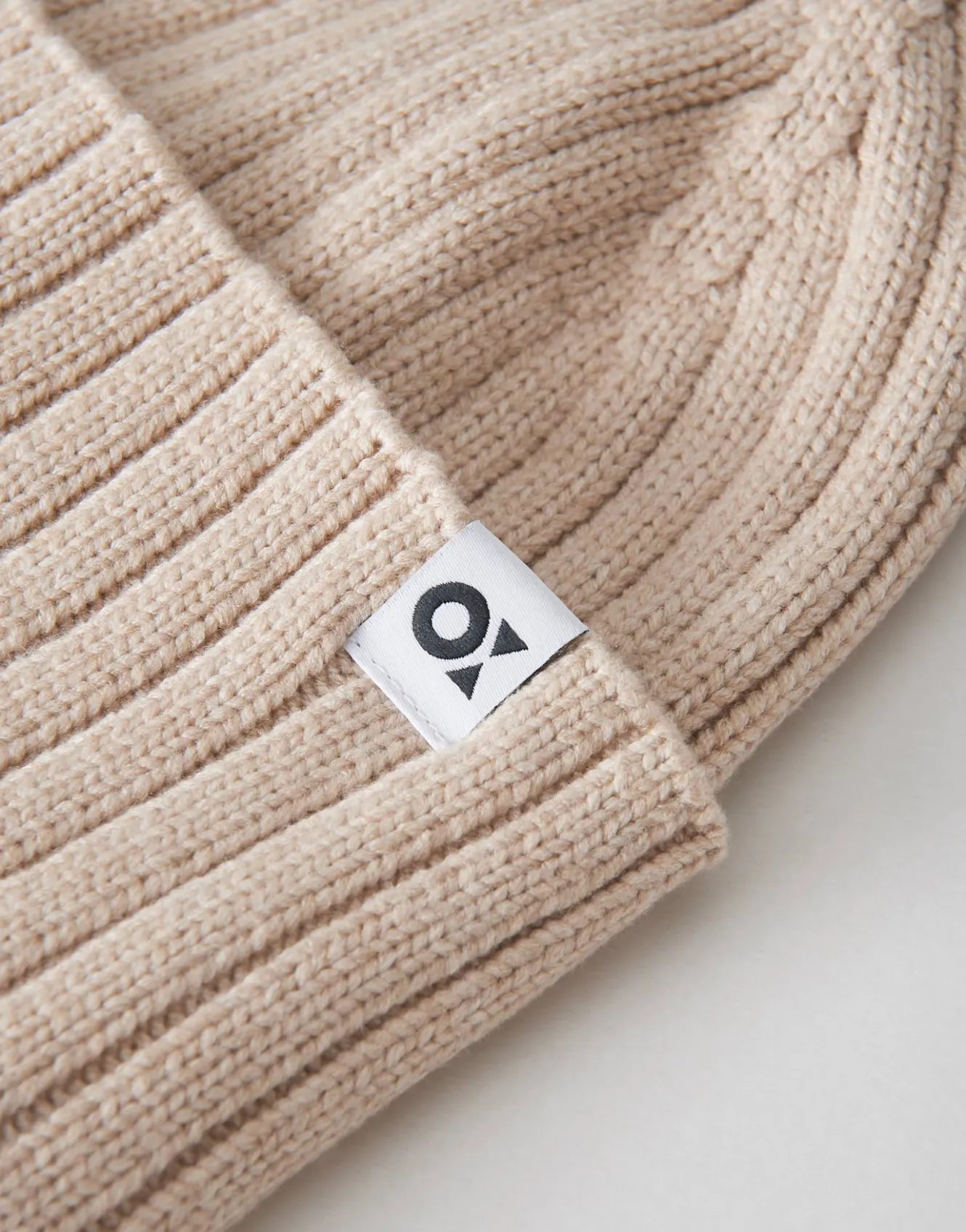 strickmtze_adela_cap_beige_online_bestellen_4.webp OPUS Strickmütze Adela Cap Beige Online Bestellen^Damen Accessoires