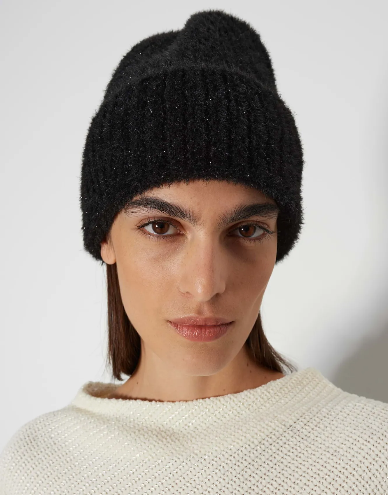 strickmtze_blinny_soft_schwarz_online_bestellen_1.webp OPUS Strickmütze Blinny Soft Schwarz Online Bestellen^Damen Accessoires