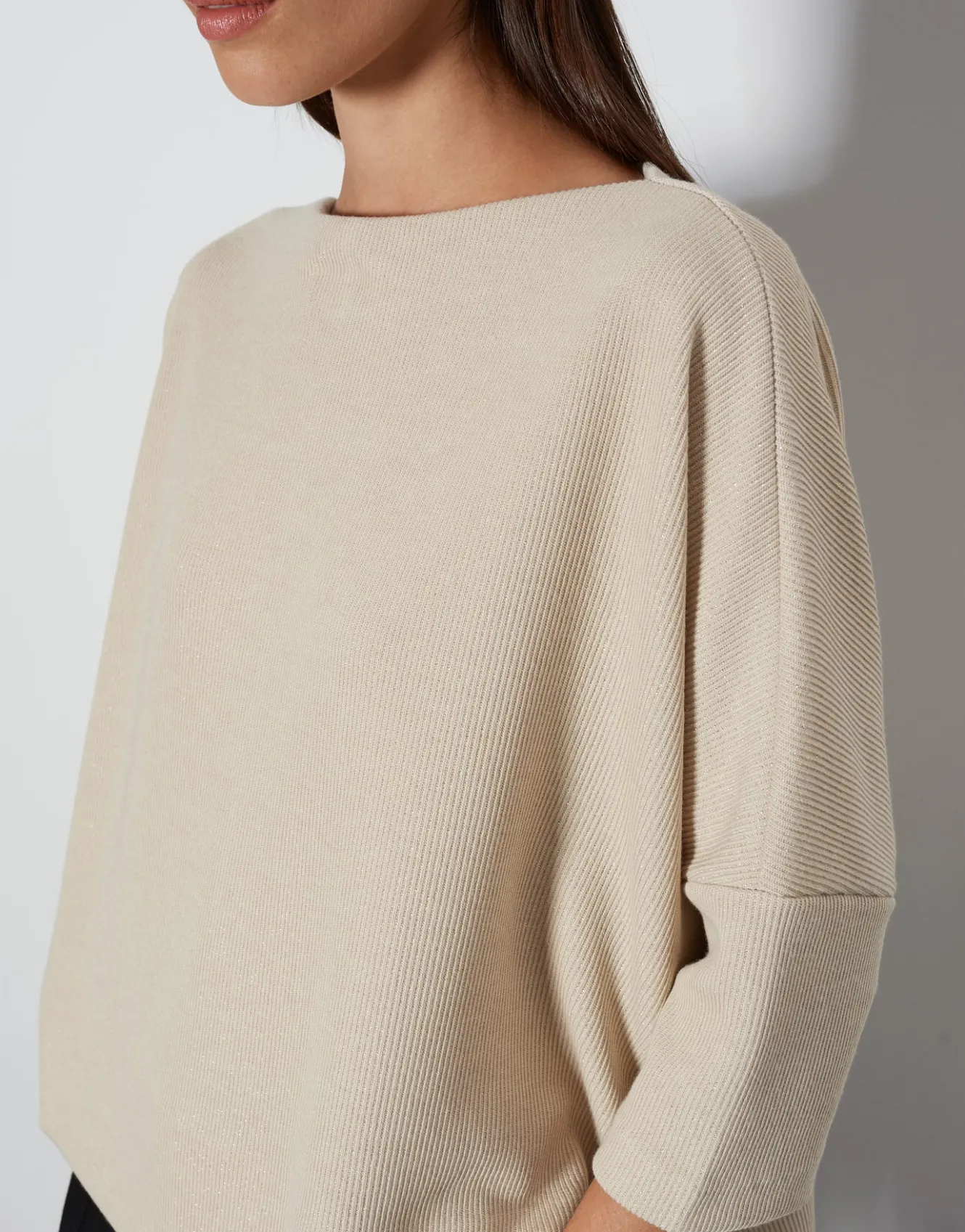 sweater_ushiny_detail_beige_online_bestellen_4.webp OPUS Sweater Ushiny Detail Beige Online Bestellen^Damen Sweat