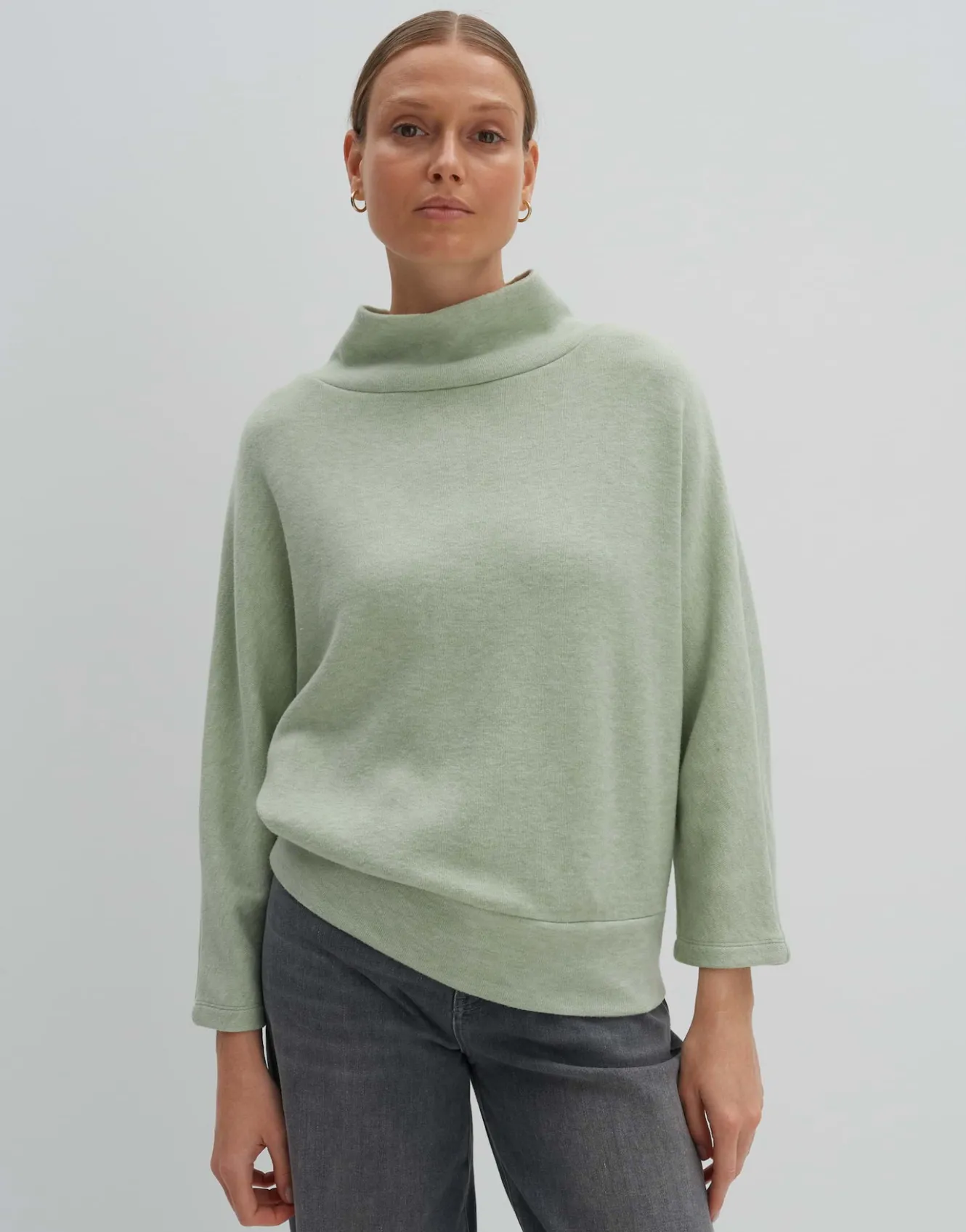 sweater_uticia_grn_online_bestellen_1.webp OPUS Sweater Uticia Grün Online Bestellen^Damen Sweat