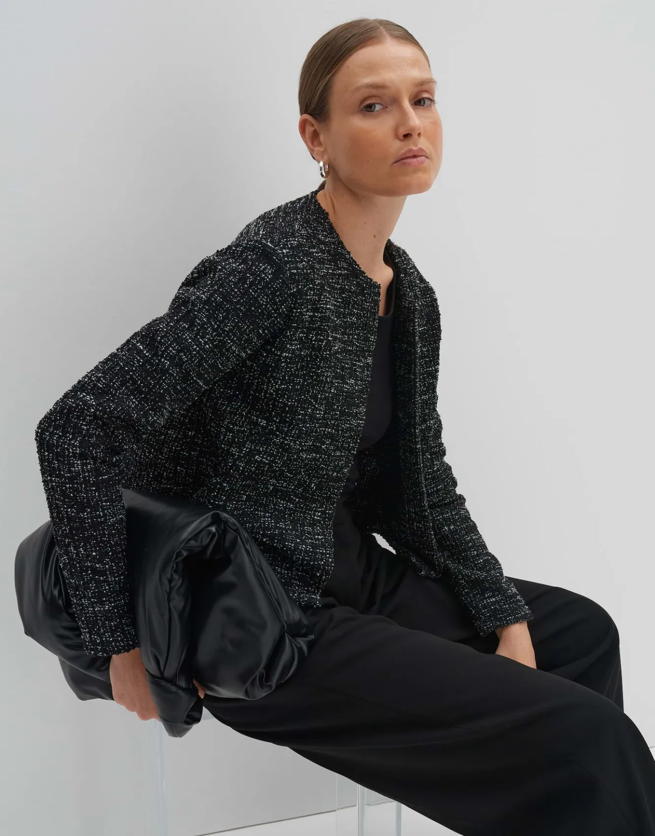 sweatjacke_ulaya_schwarz_online_bestellen_9.webp OPUS Sweatjacke Ulaya Schwarz Online Bestellen^Damen Sweat | Blazer / Westen