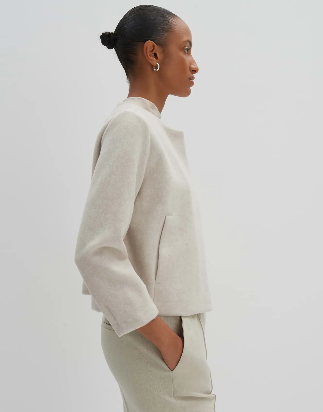 sweatjacke_utina_beige_online_bestellen_3.webp OPUS Sweatjacke Utina Beige Online Bestellen^Damen Sweat