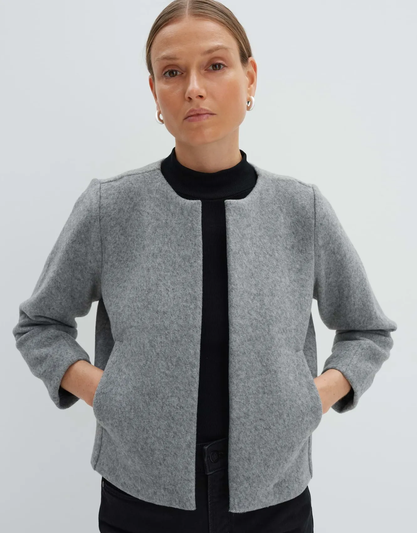 sweatjacke_utina_grau_online_bestellen_1.webp OPUS Sweatjacke Utina Grau Online Bestellen^Damen Sweat