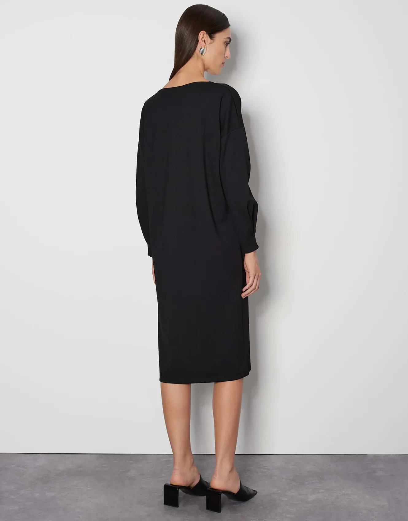 sweatkleid_quissi_schwarz_online_bestellen_2.webp OPUS Sweatkleid Quissi Schwarz Online Bestellen^Damen Kleider
