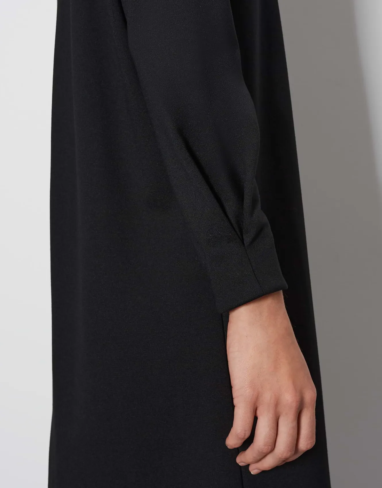 sweatkleid_quissi_schwarz_online_bestellen_5.webp OPUS Sweatkleid Quissi Schwarz Online Bestellen^Damen Kleider