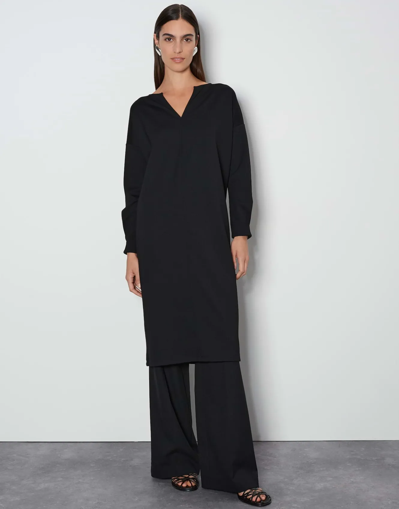 sweatkleid_quissi_schwarz_online_bestellen_6.webp OPUS Sweatkleid Quissi Schwarz Online Bestellen^Damen Kleider