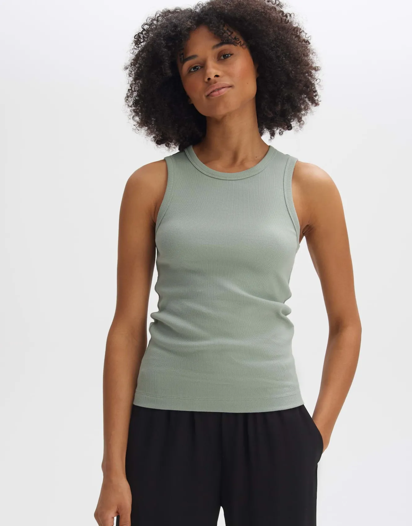 tank_top_ilesso_grn_online_bestellen_1-2.webp OPUS Tank Top Ilesso Grün Online Bestellen^Damen Basics | Shirts