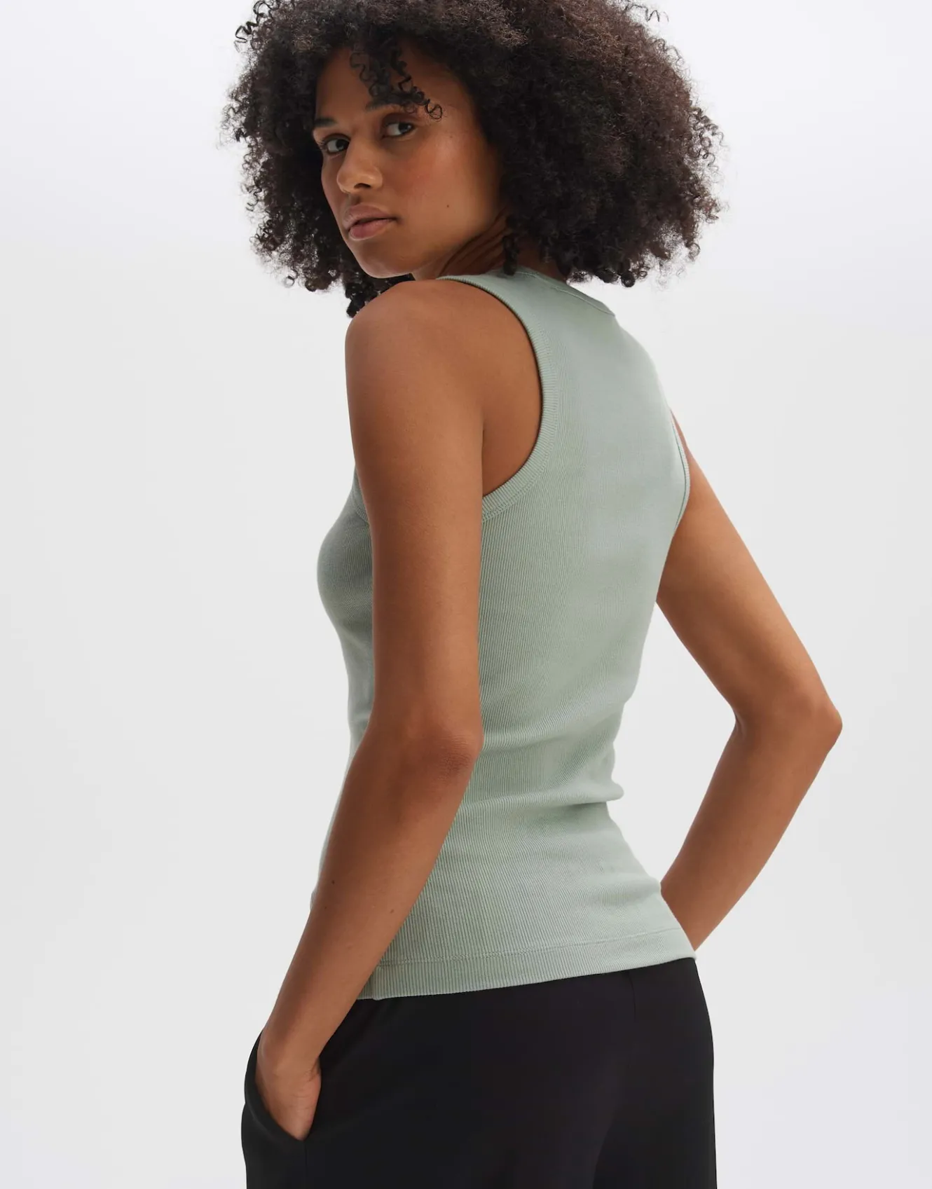 tank_top_ilesso_grn_online_bestellen_2-2.webp OPUS Tank Top Ilesso Grün Online Bestellen^Damen Basics | Shirts
