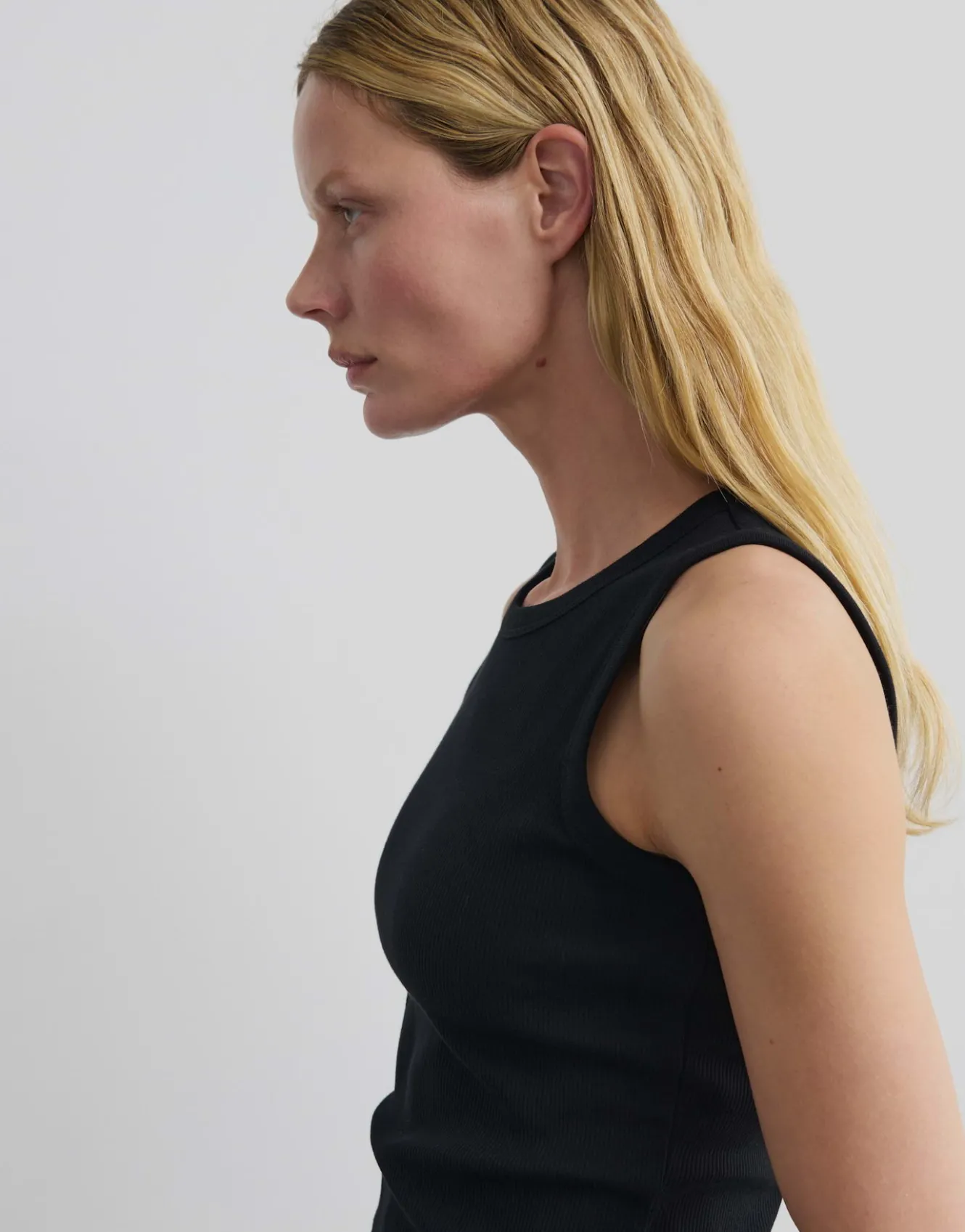 tank_top_kleanne_schwarz_online_bestellen_4.webp OPUS Tank Top Kleanne Schwarz Online Bestellen^Damen Basics | Shirts