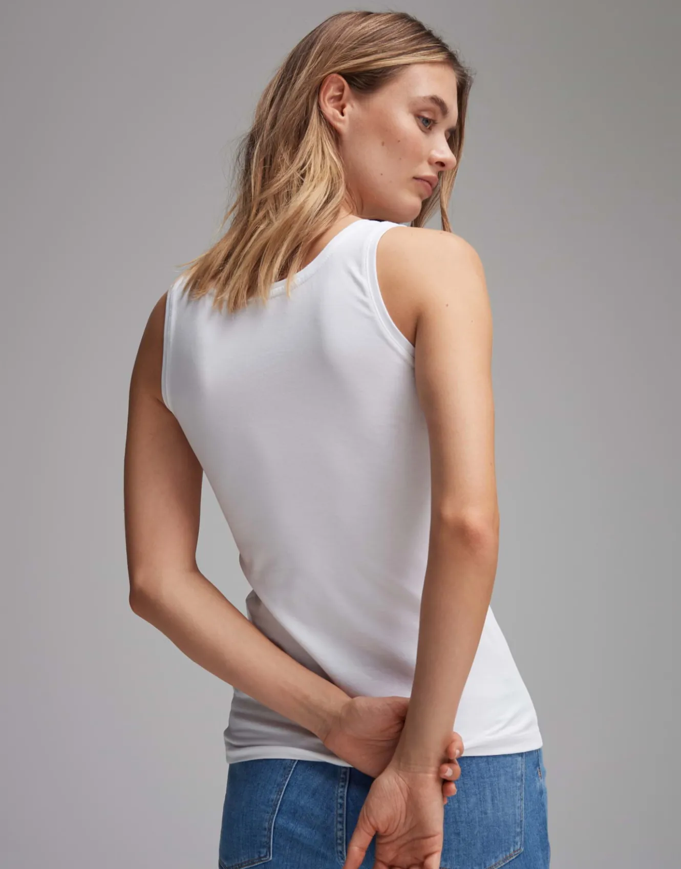 top_imilia_wei_online_bestellen_2-1.webp OPUS Top Imilia Weiß Online Bestellen^Damen Basics | Shirts