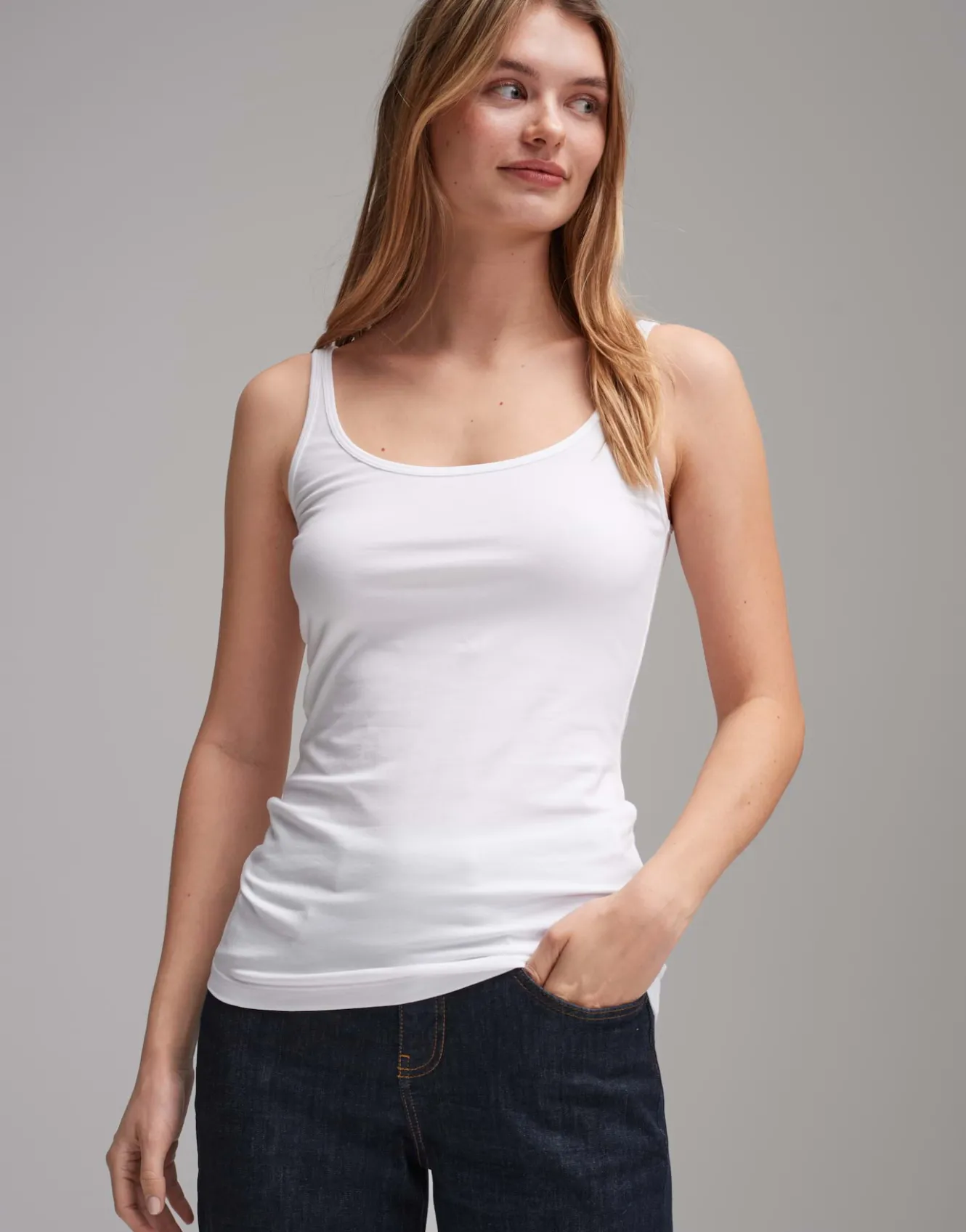 trgertop_ina_wei_online_bestellen_1-2.webp OPUS Trägertop Ina Weiß Online Bestellen^Damen Basics | Shirts