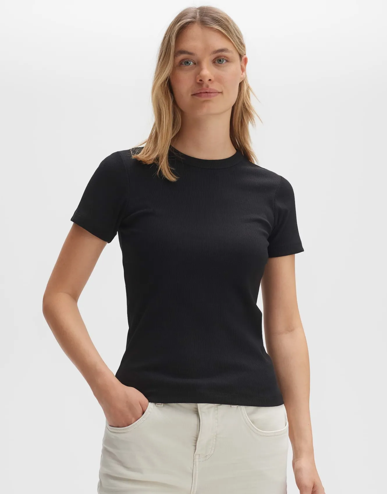 tshirt_samuna_schwarz_online_bestellen_1.webp OPUS T-Shirt Samuna Schwarz Online Bestellen^Damen Basics | Shirts